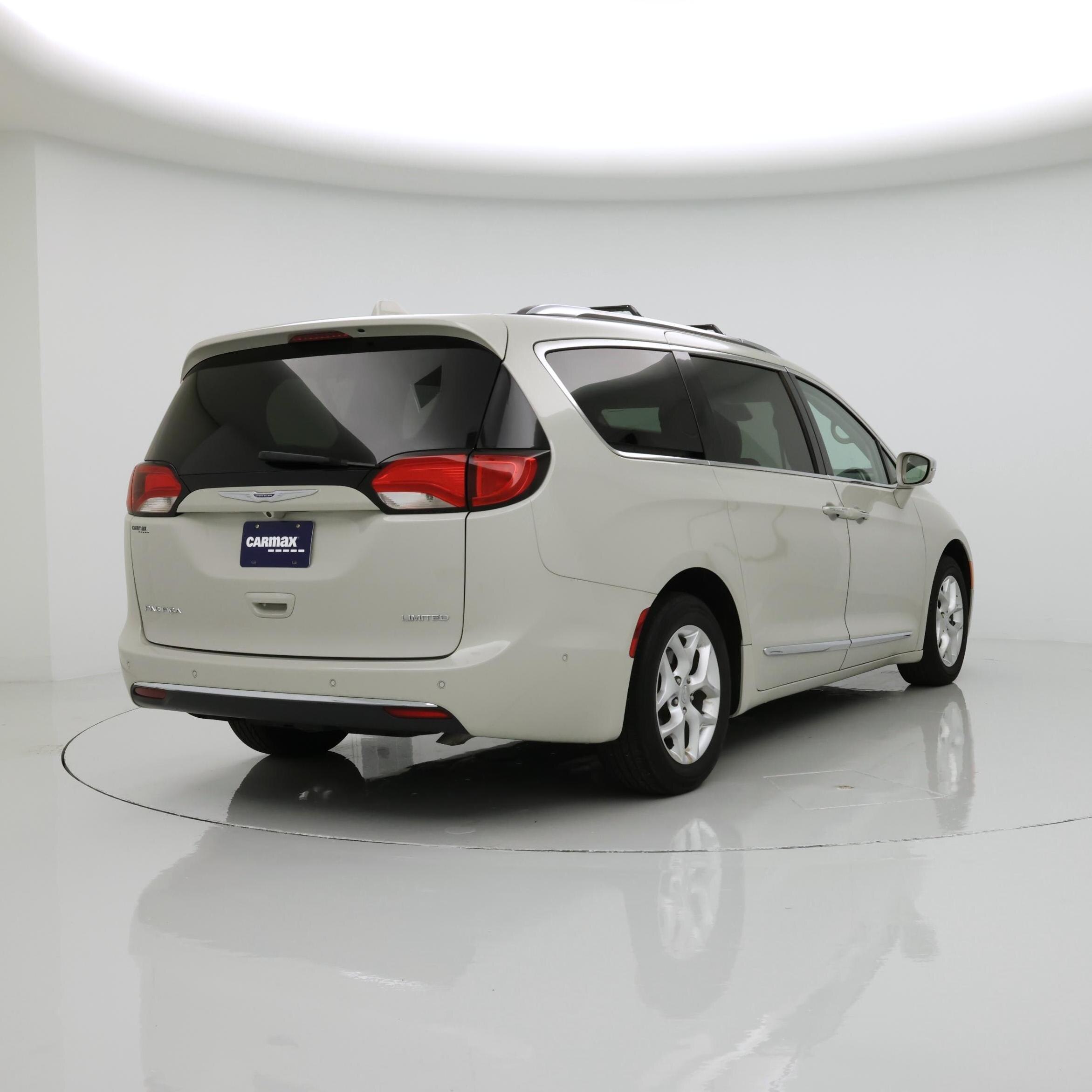 Thumbnail: 2020 Chrysler Pacifica - 8