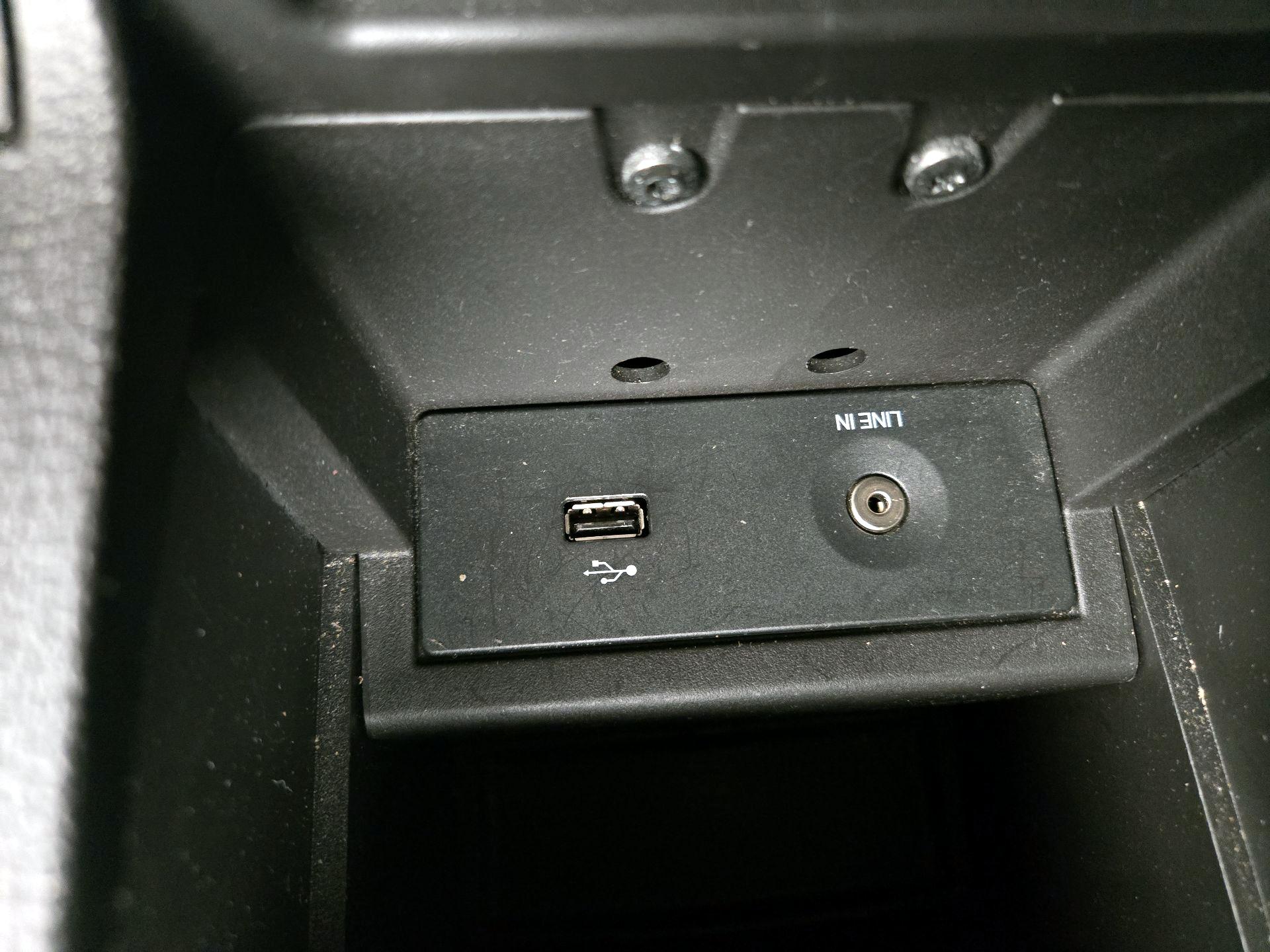 Thumbnail: 2013 Ford Focus - 17