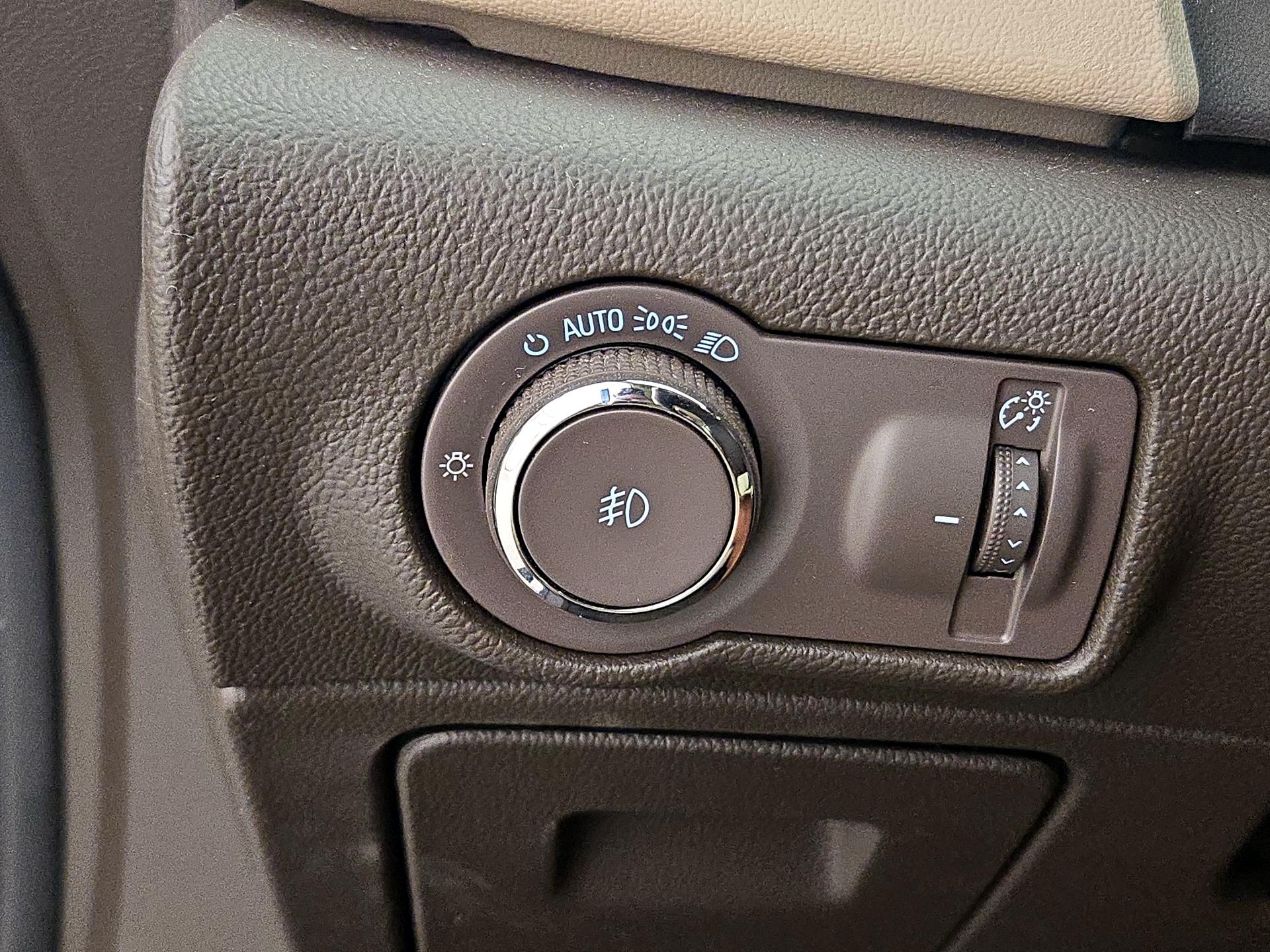 Thumbnail: 2016 Buick Verano - 13