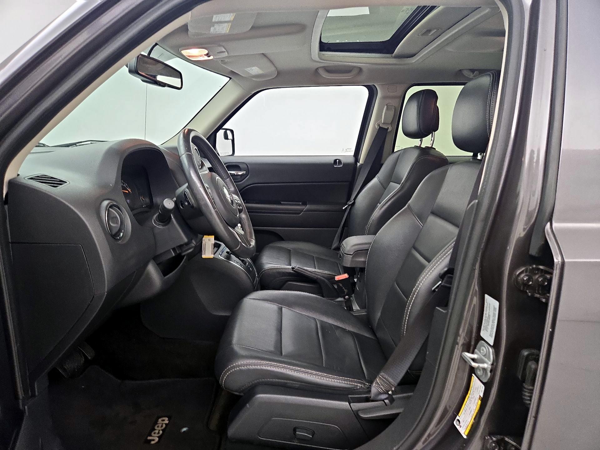 Thumbnail: 2016 Jeep Patriot - 11