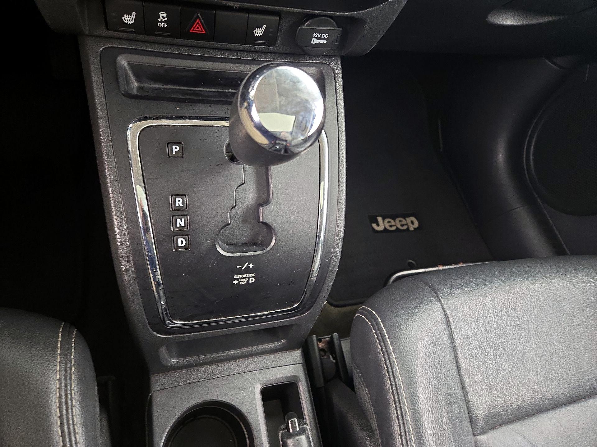 Thumbnail: 2016 Jeep Patriot - 16