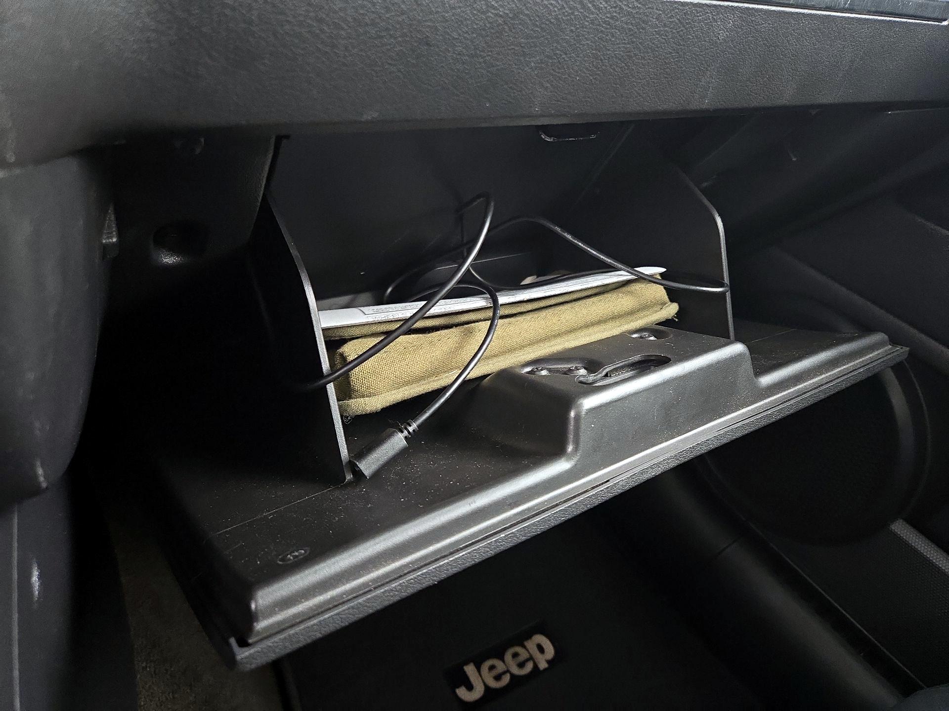 Thumbnail: 2016 Jeep Patriot - 17