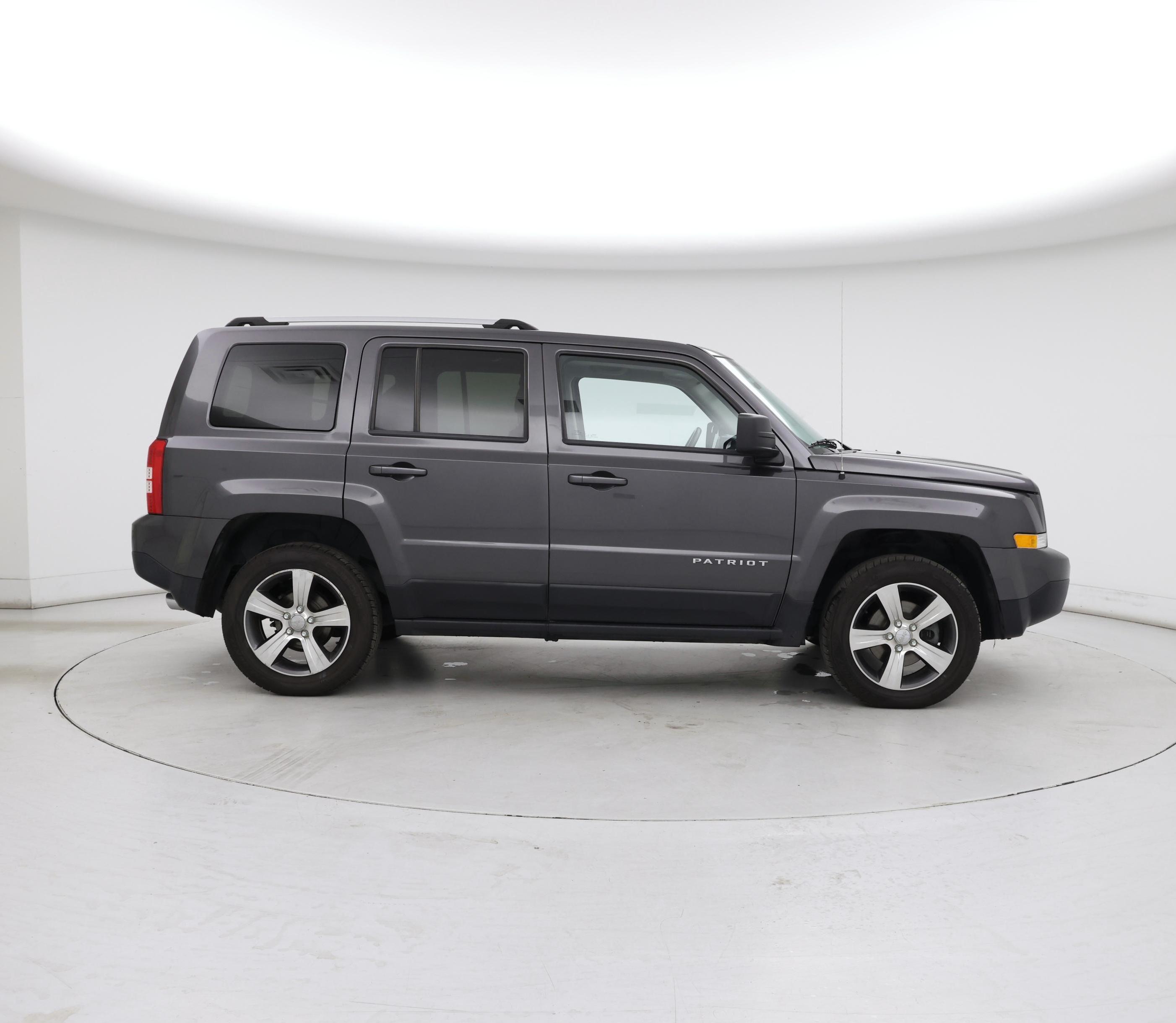 Thumbnail: 2016 Jeep Patriot - 7