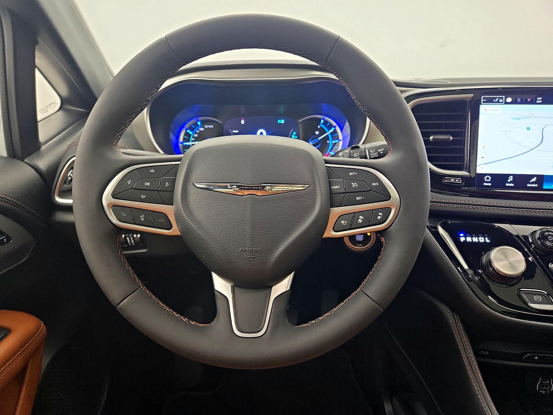 Thumbnail: 2025 Chrysler Pacifica - 10