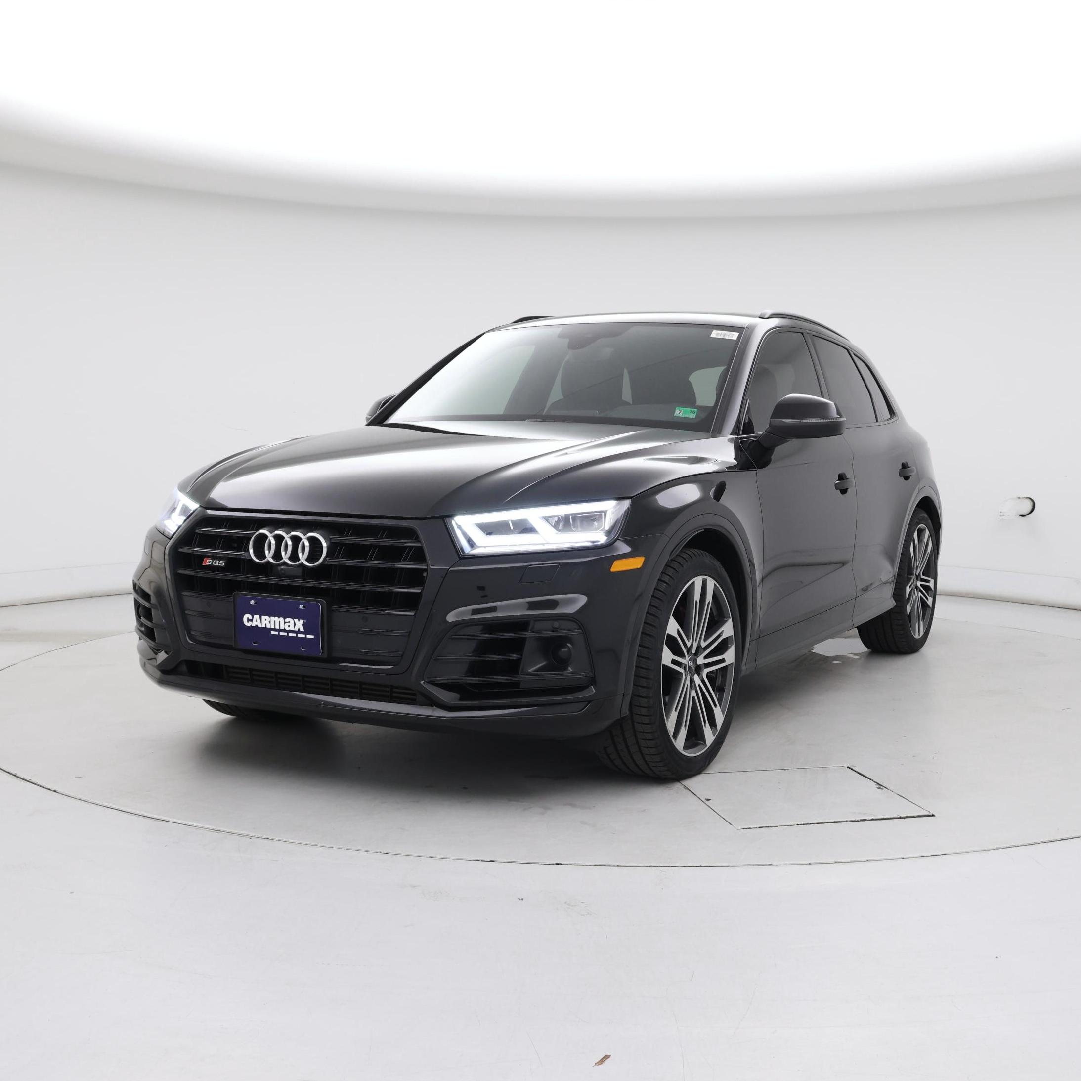Thumbnail: 2020 Audi SQ5 - 4