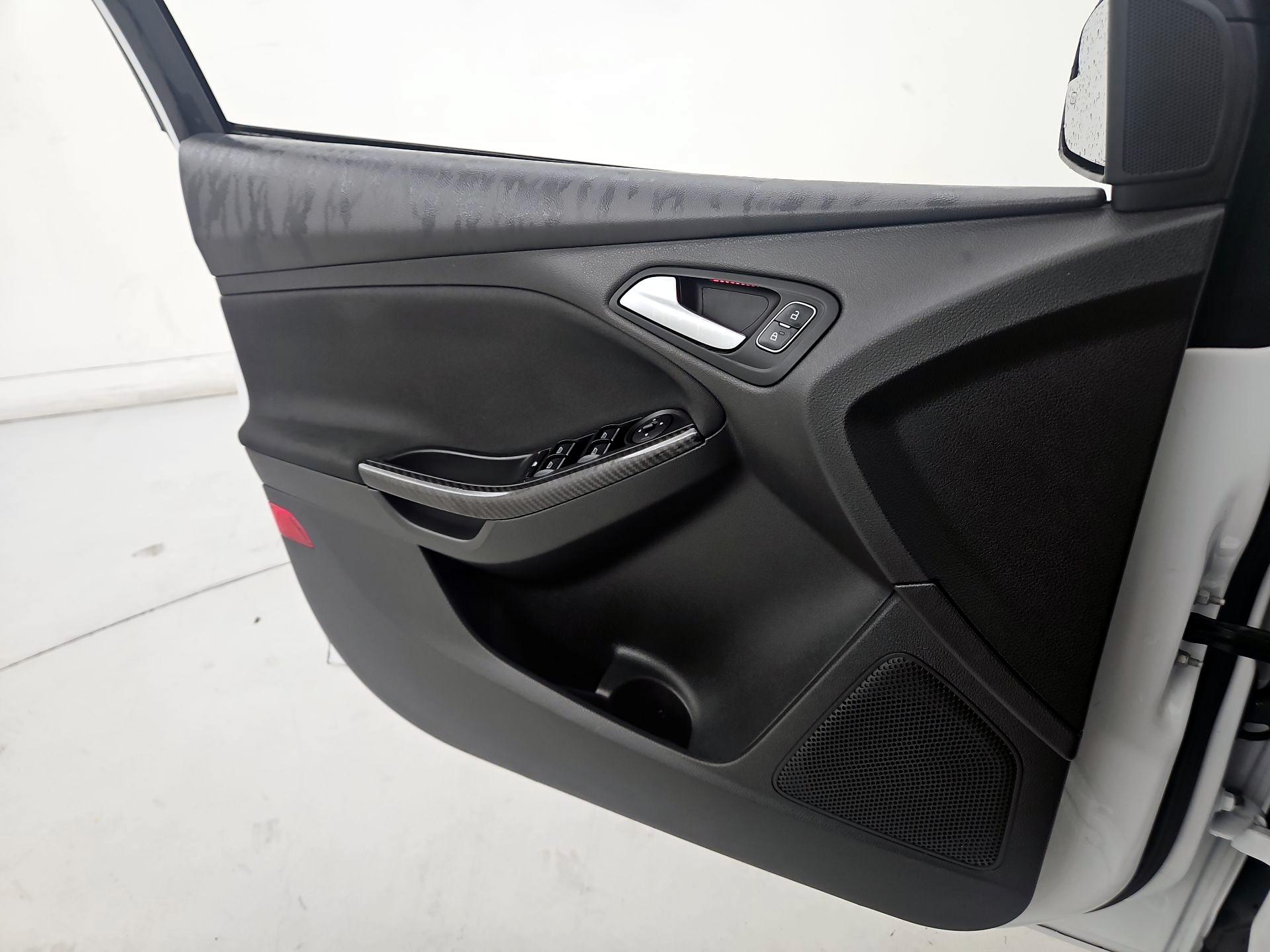 Thumbnail: 2017 Ford Focus - 12