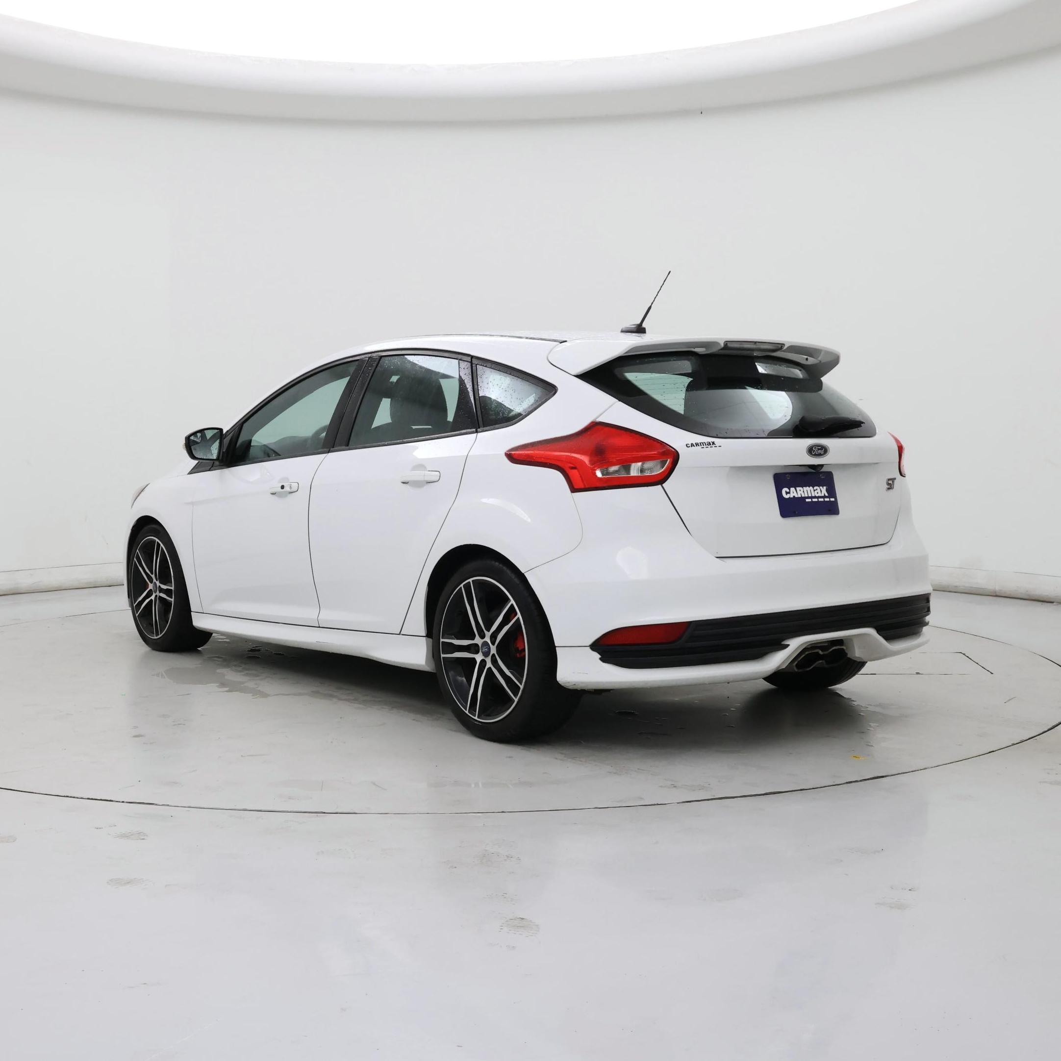 Thumbnail: 2017 Ford Focus - 2