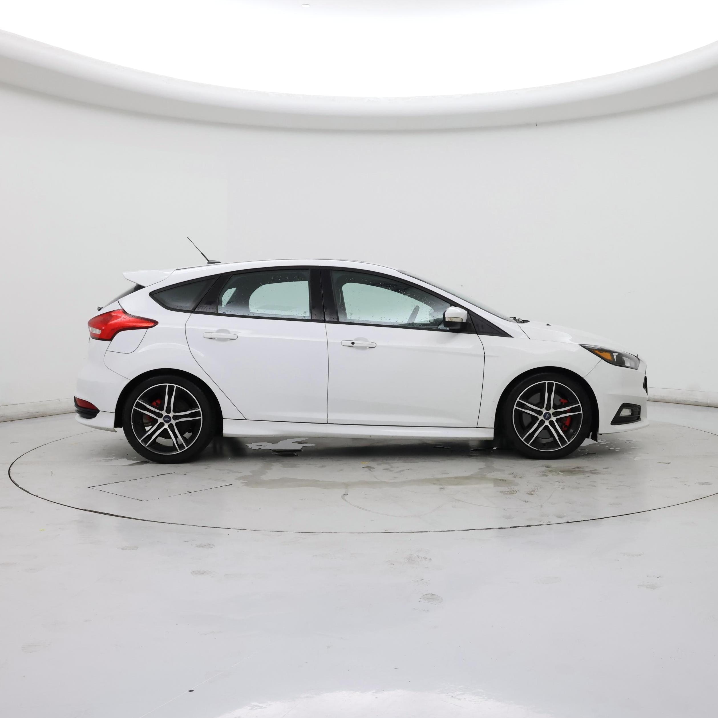 Thumbnail: 2017 Ford Focus - 7