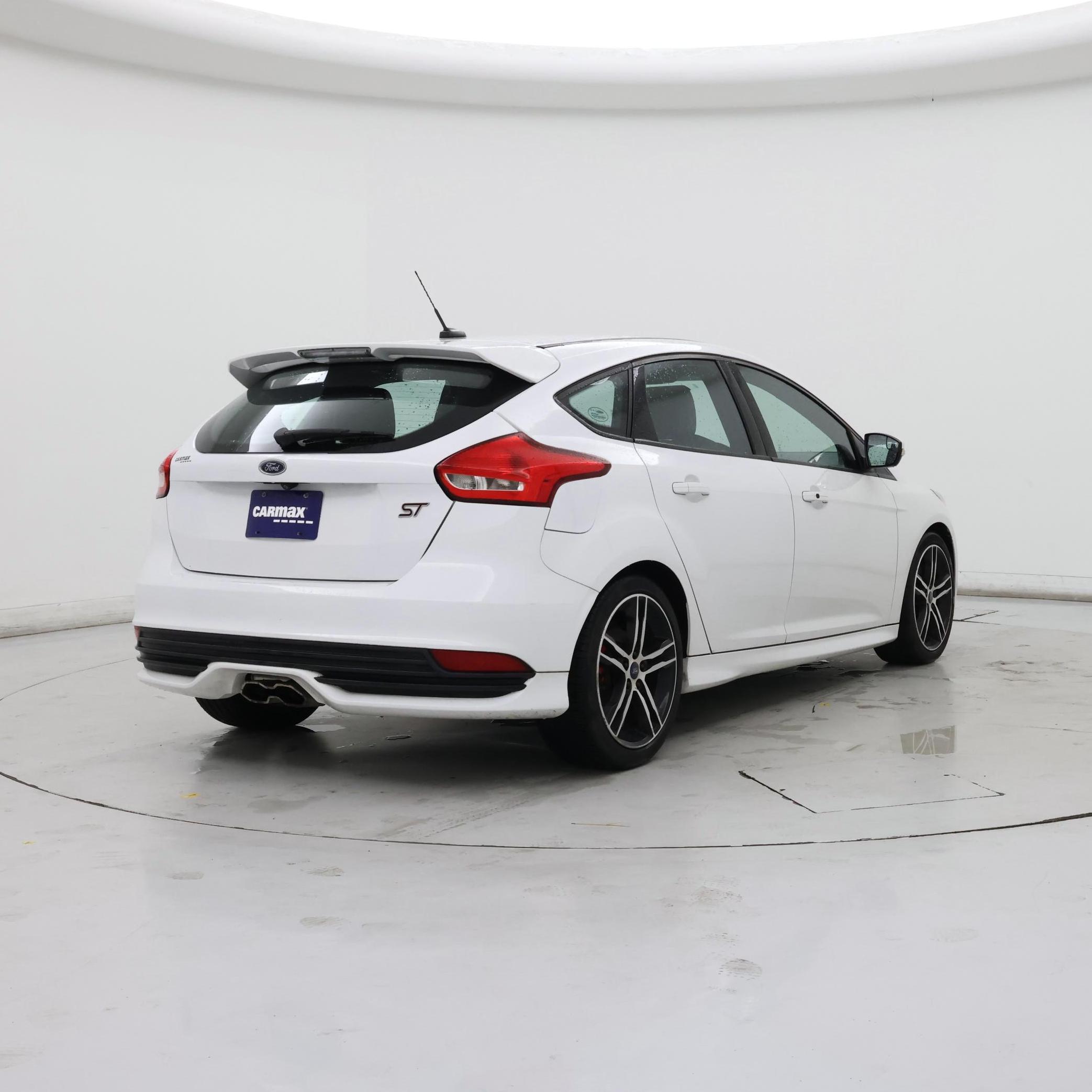 Thumbnail: 2017 Ford Focus - 8