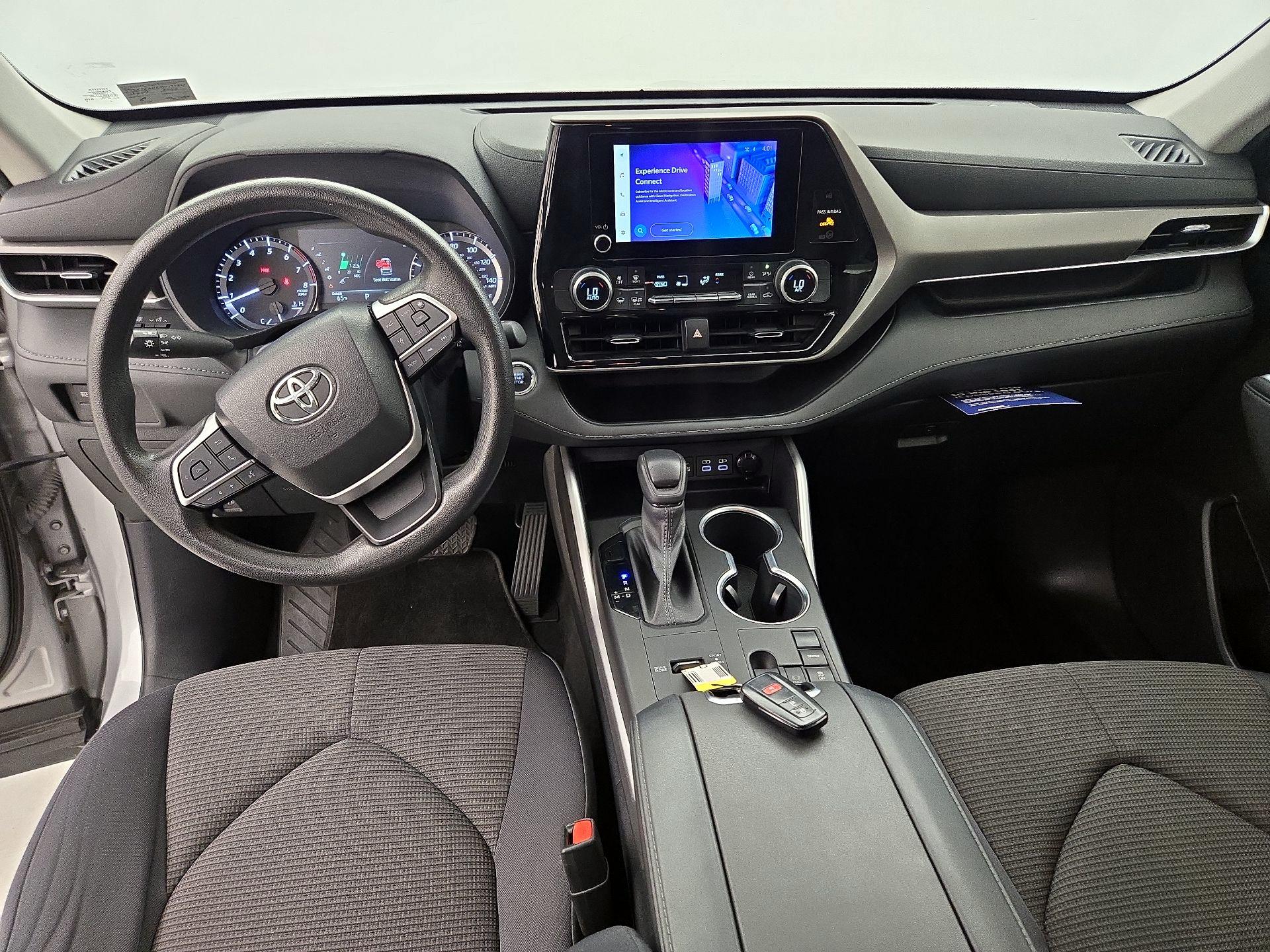 Thumbnail: 2023 Toyota Highlander - 9