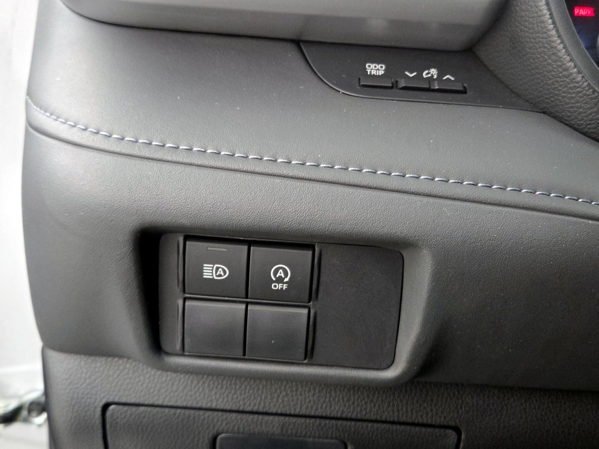 Thumbnail: 2023 Toyota Highlander - 13