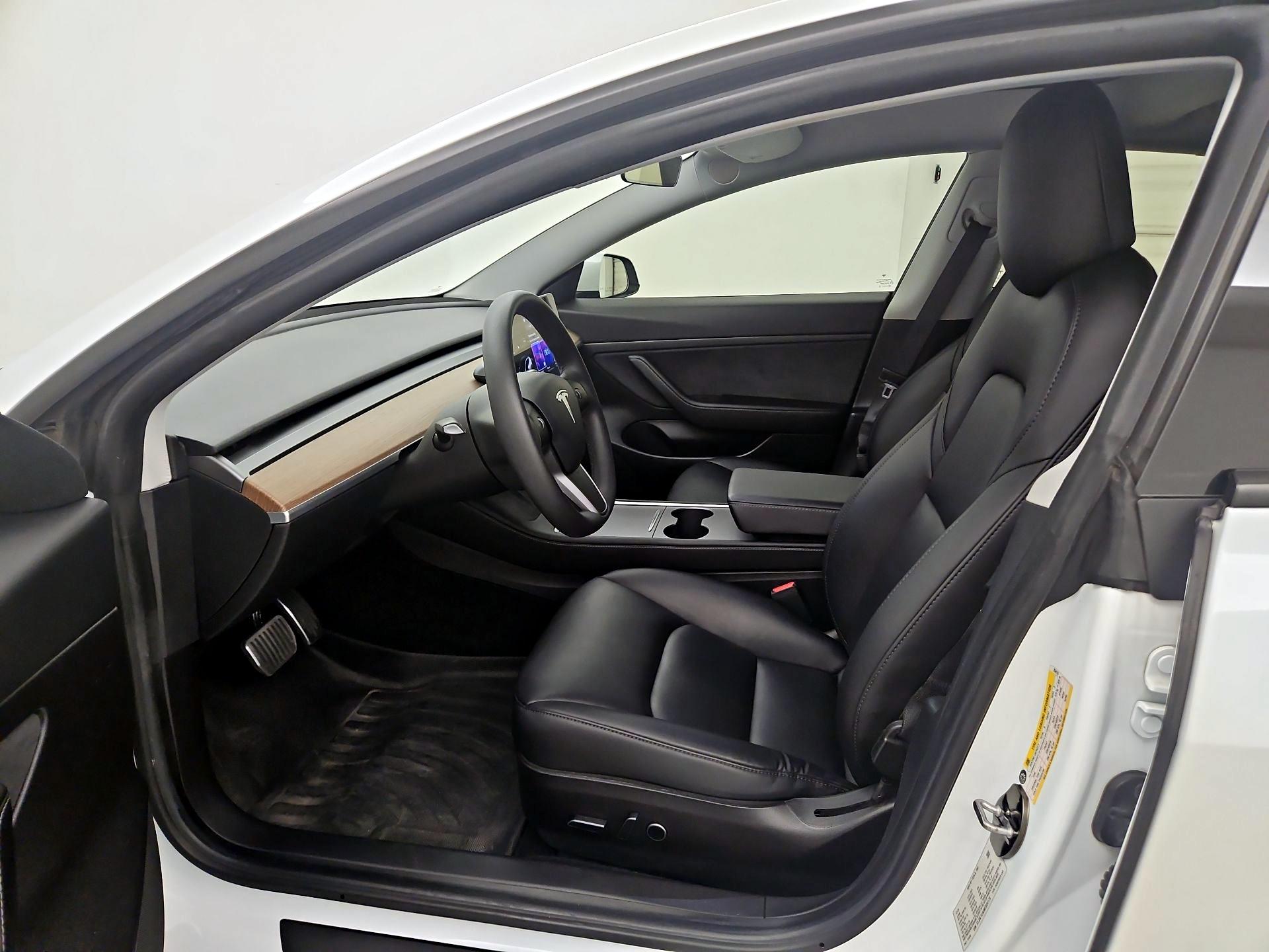 Thumbnail: 2021 Tesla Model 3 - 11