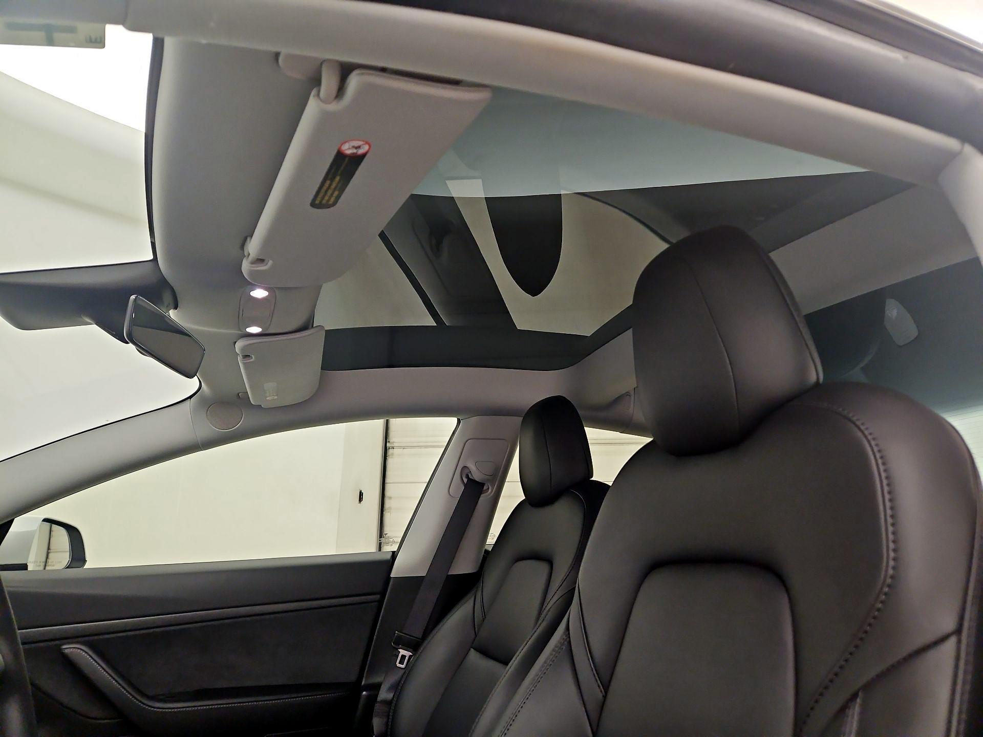 Thumbnail: 2021 Tesla Model 3 - 17