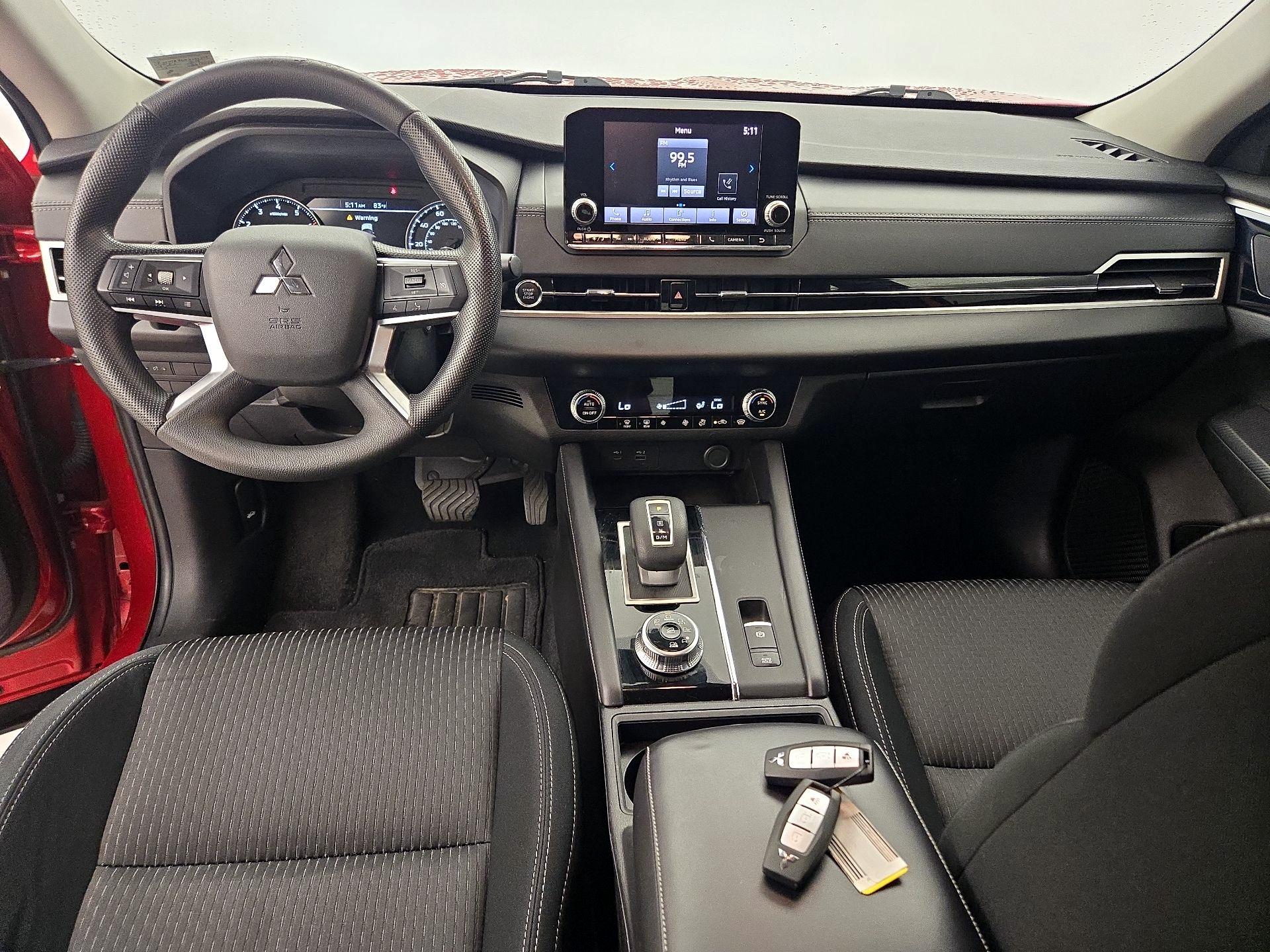 Thumbnail: 2022 Mitsubishi Outlander - 9
