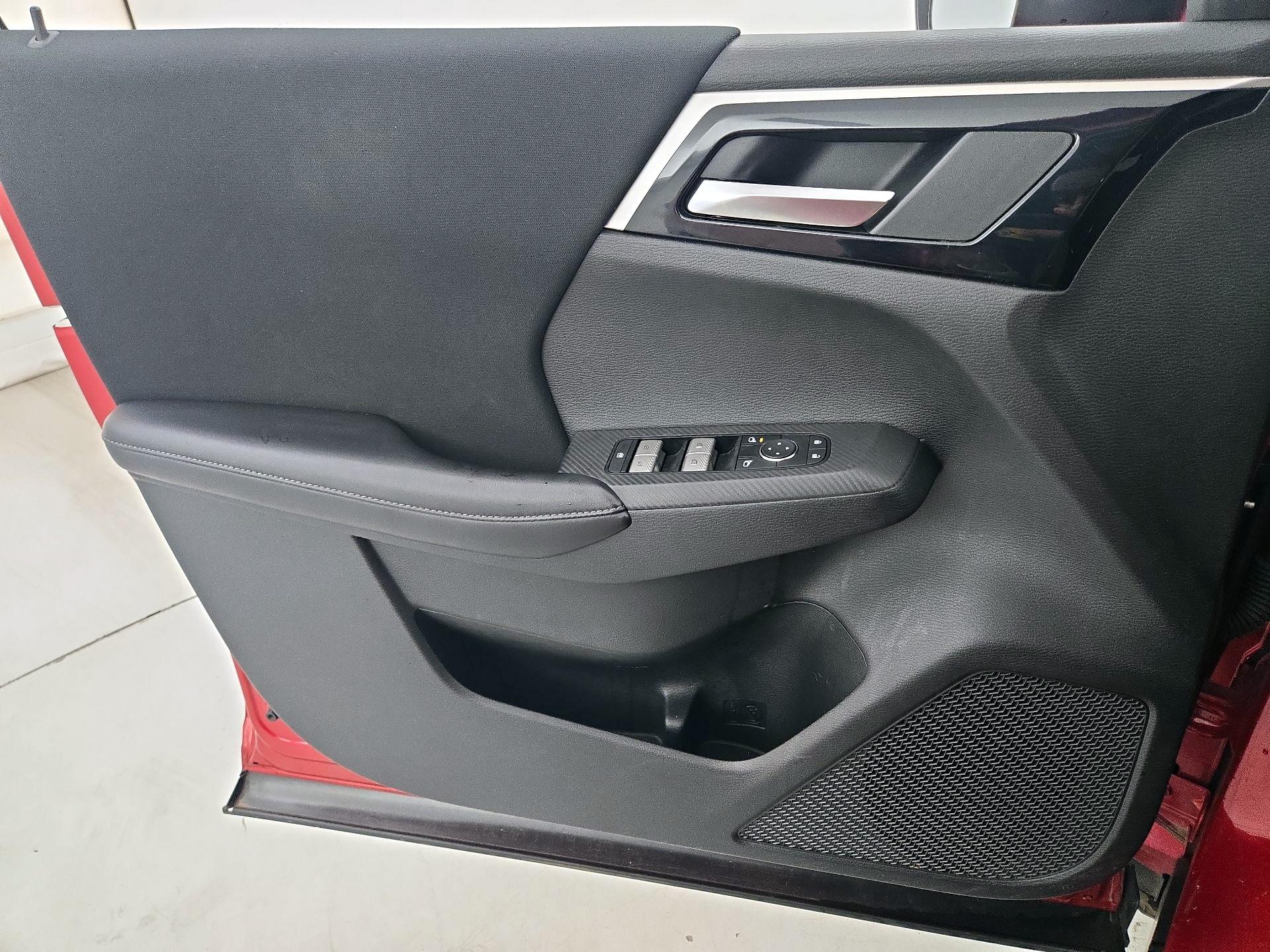 Thumbnail: 2022 Mitsubishi Outlander - 12