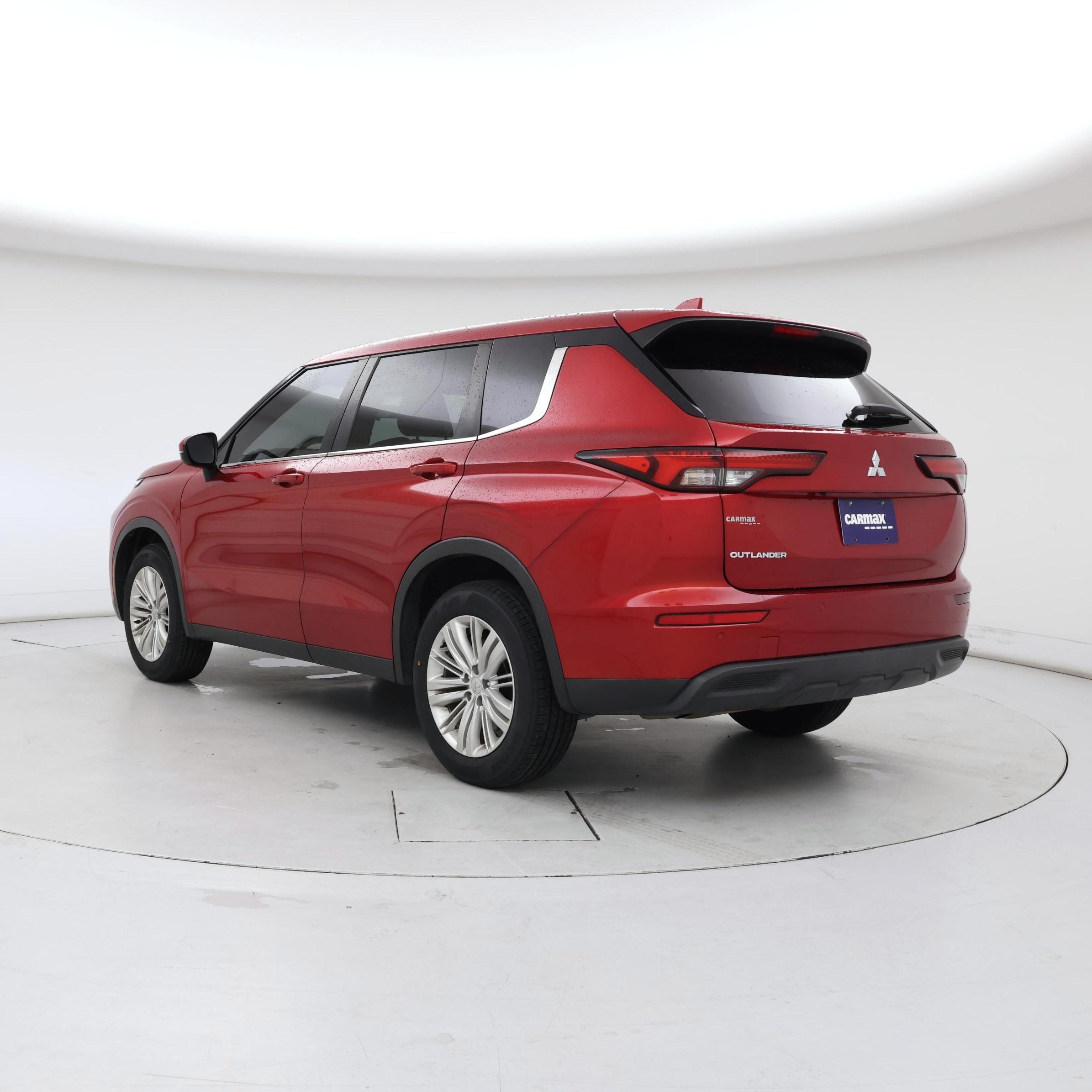 Thumbnail: 2022 Mitsubishi Outlander - 2