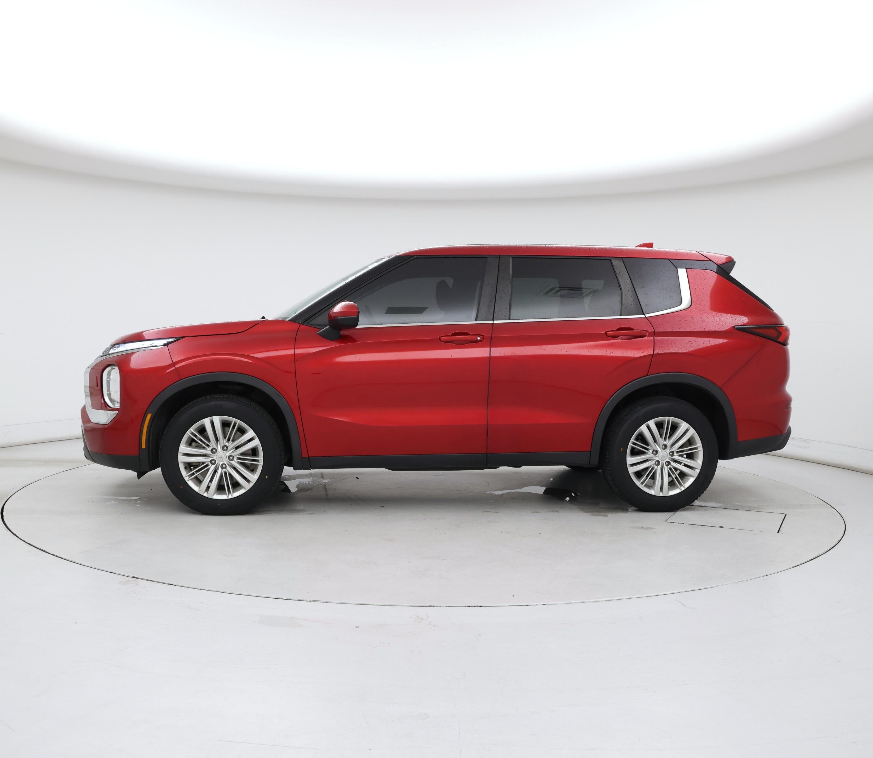 Thumbnail: 2022 Mitsubishi Outlander - 3