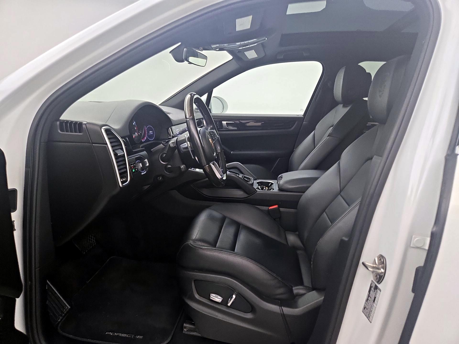 Thumbnail: 2021 Porsche Cayenne - 11