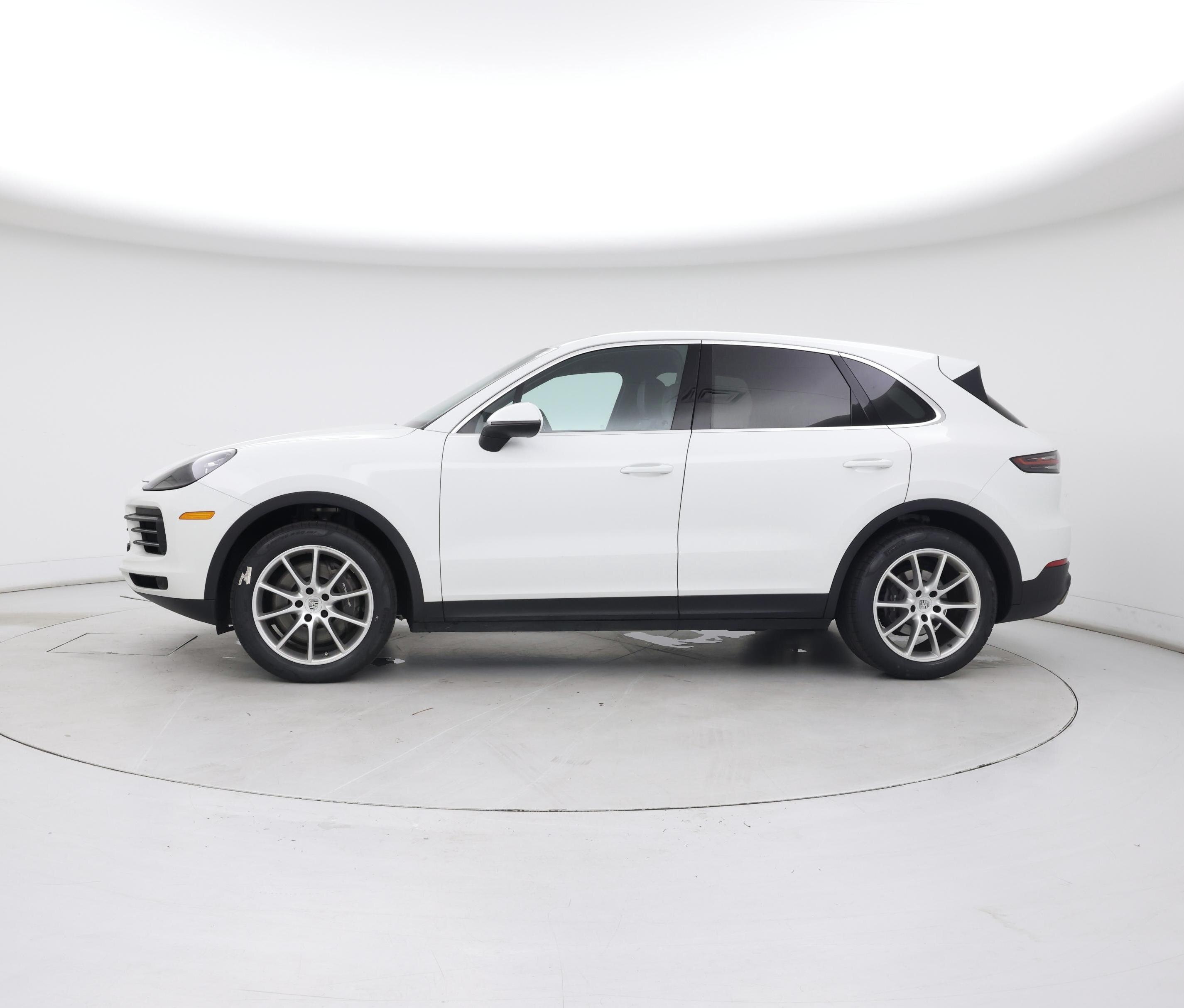 Thumbnail: 2021 Porsche Cayenne - 3