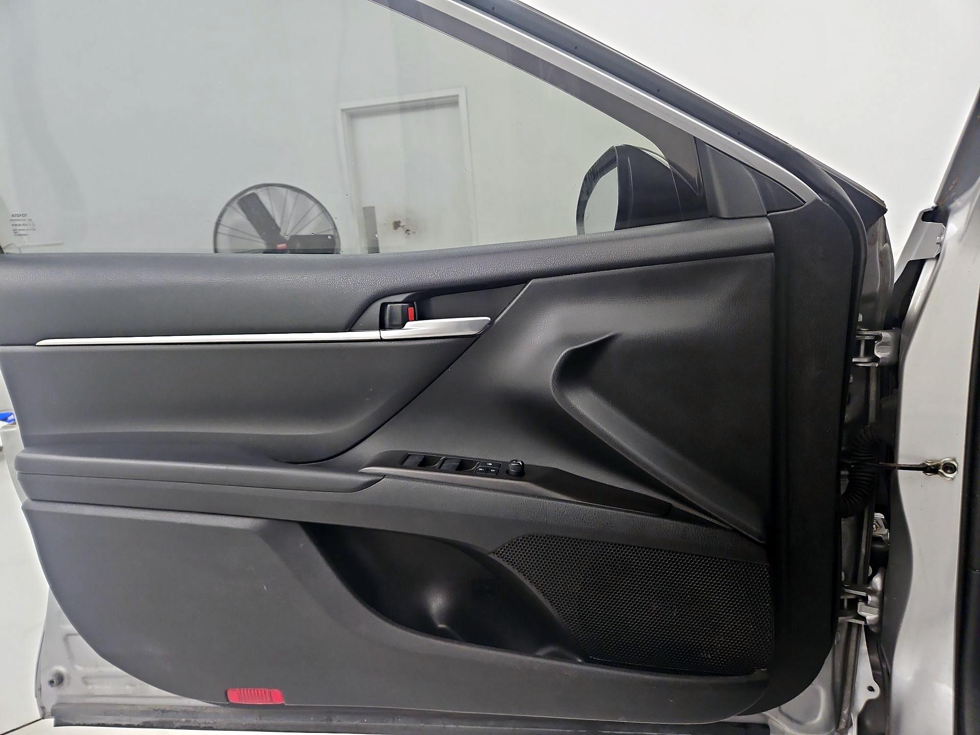 Thumbnail: 2021 Toyota Camry - 12