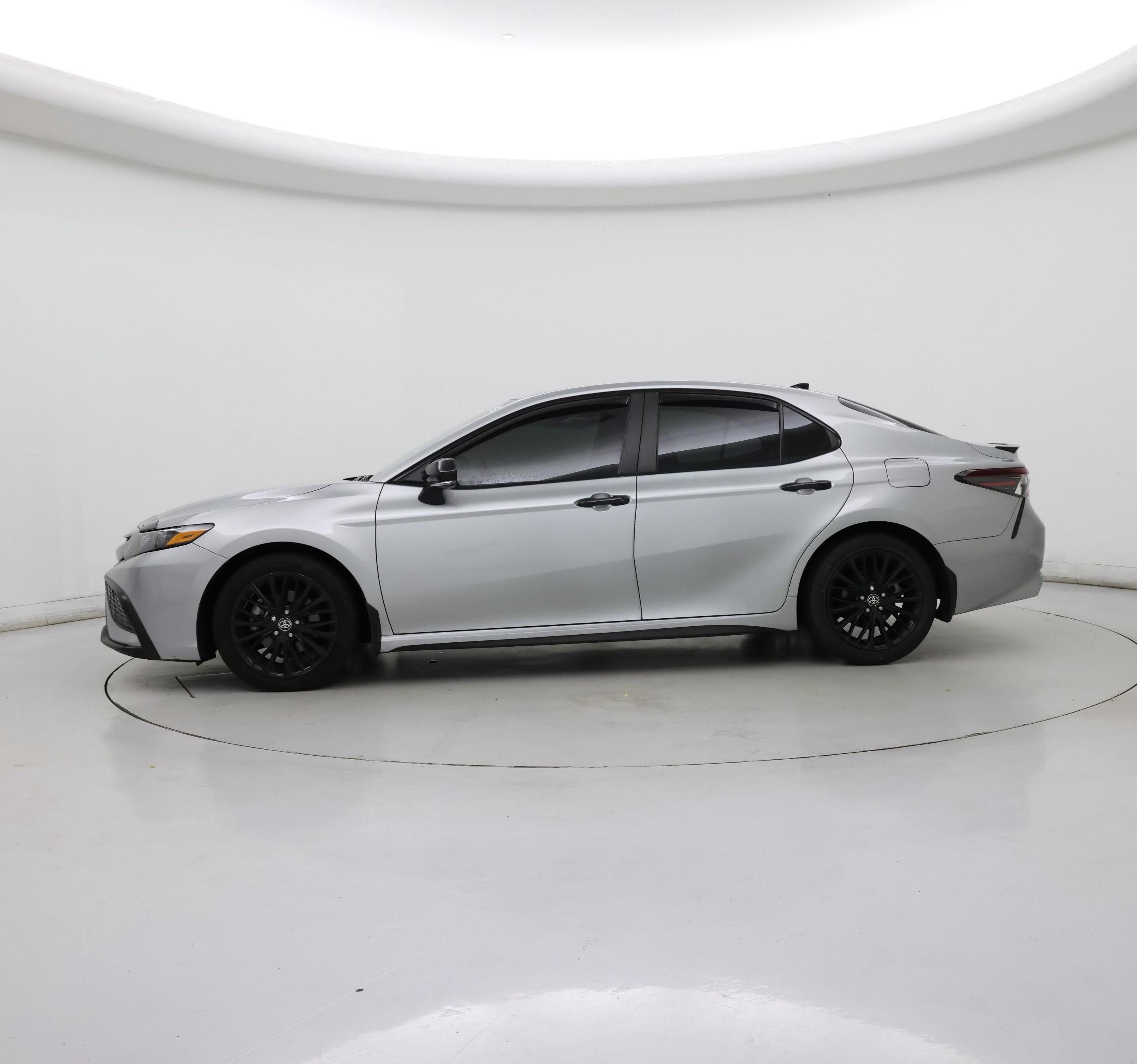 Thumbnail: 2021 Toyota Camry - 3