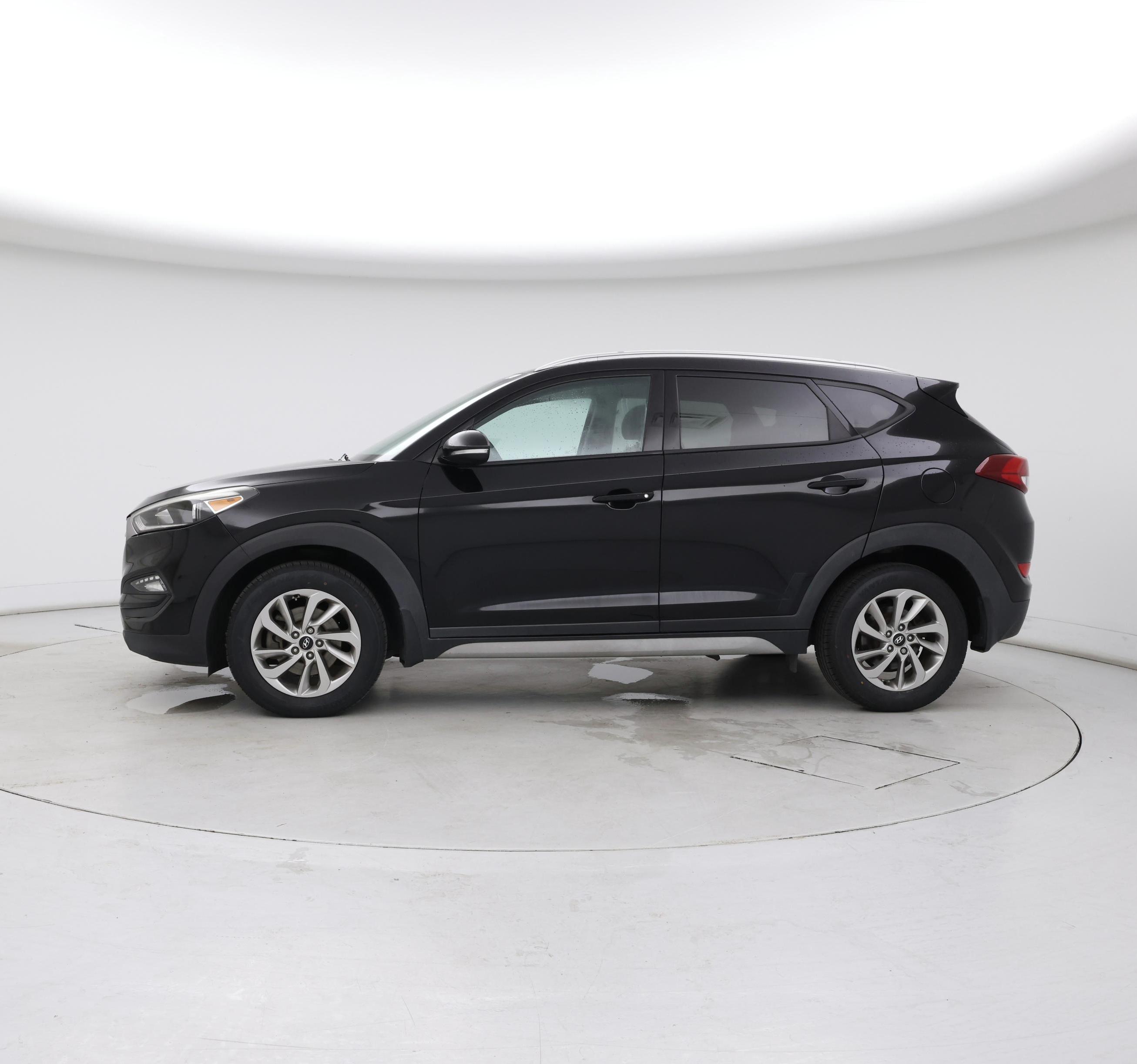 Thumbnail: 2017 Hyundai Tucson - 3