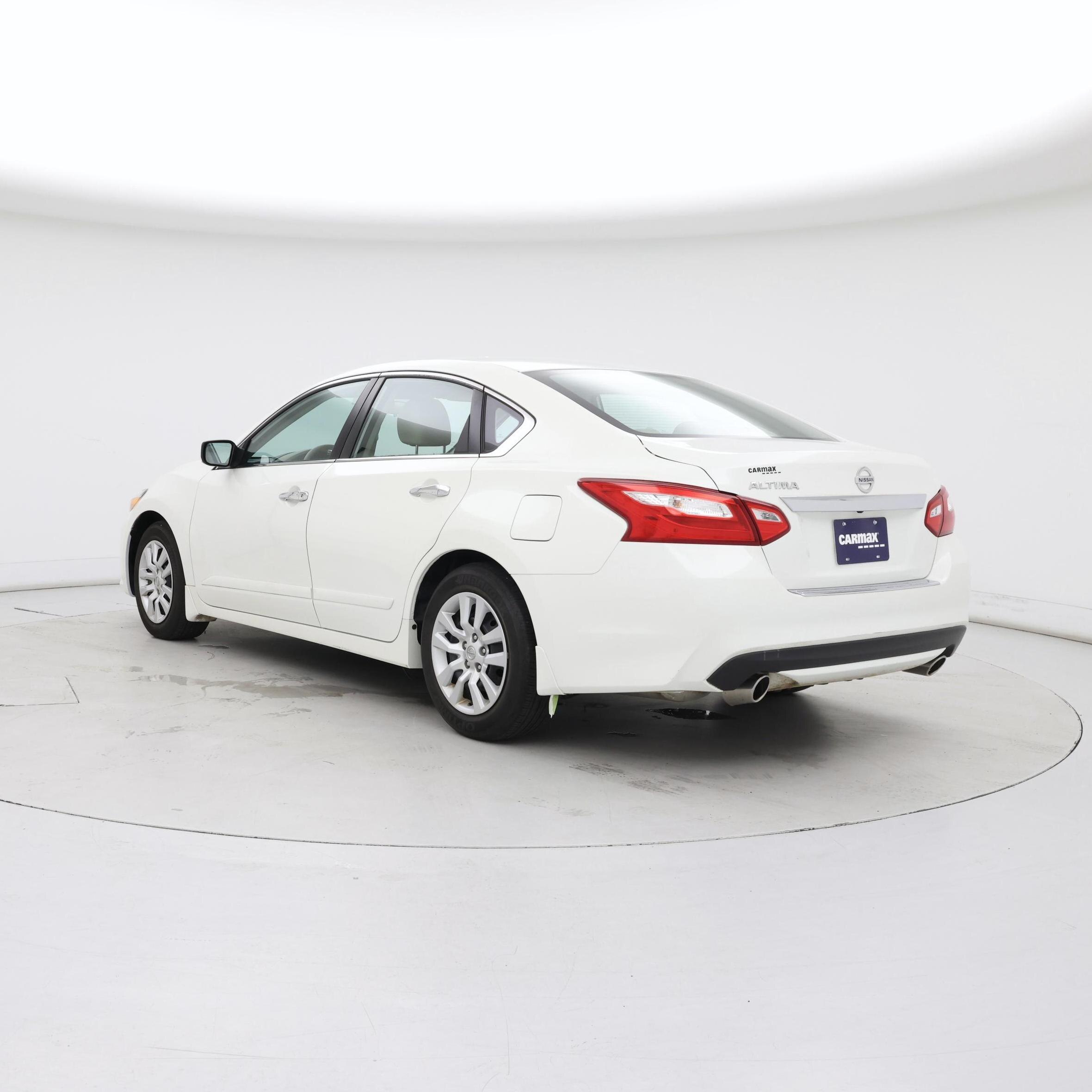 Thumbnail: 2016 Nissan Altima - 2