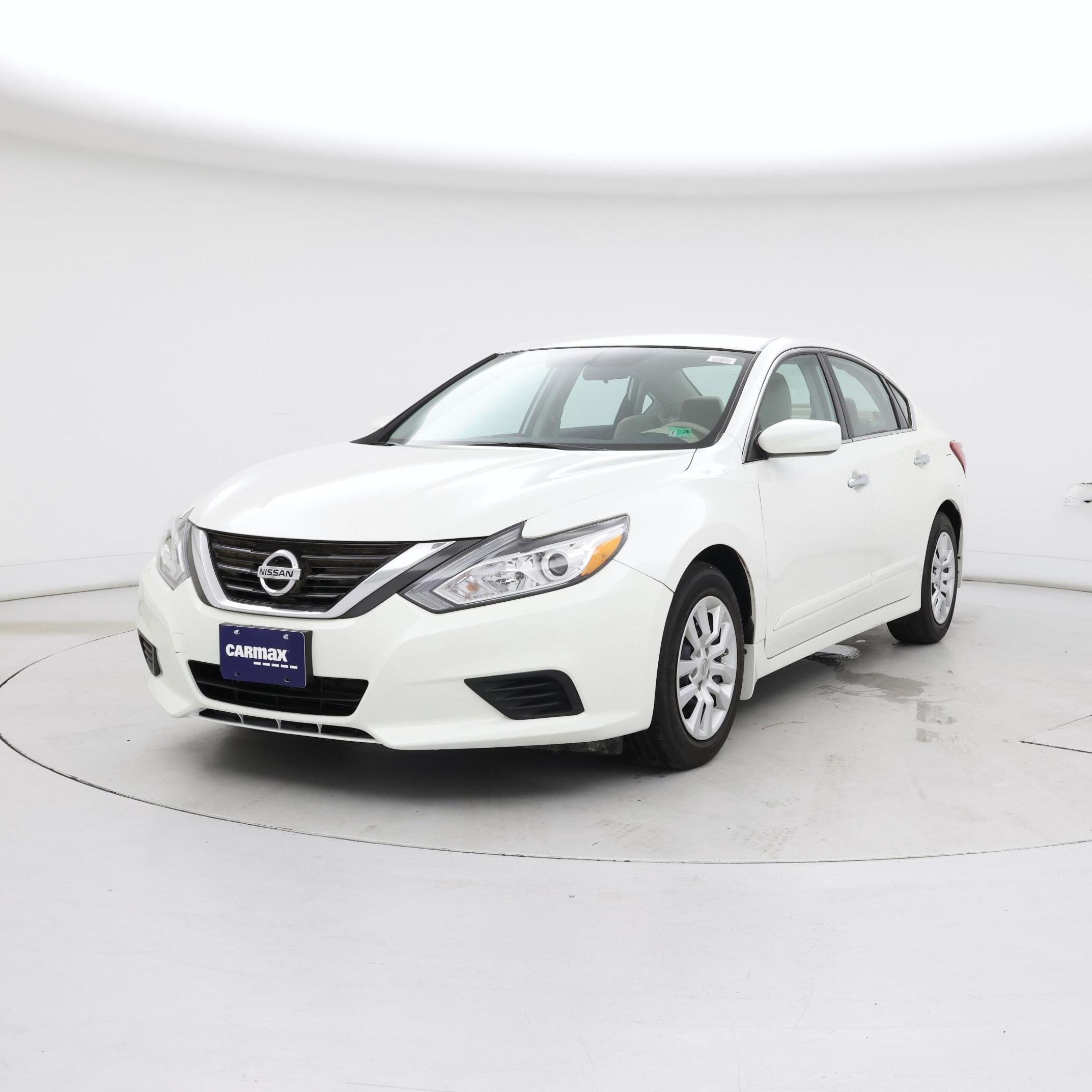Thumbnail: 2016 Nissan Altima - 4