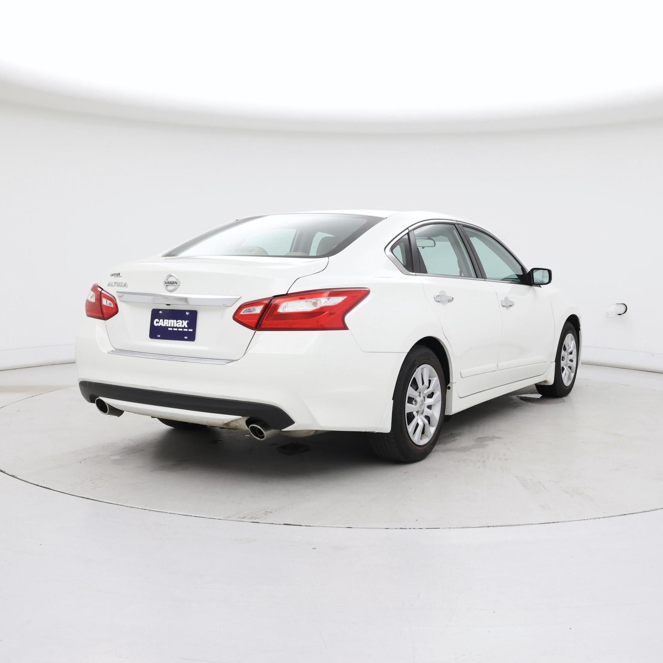 Thumbnail: 2016 Nissan Altima - 8