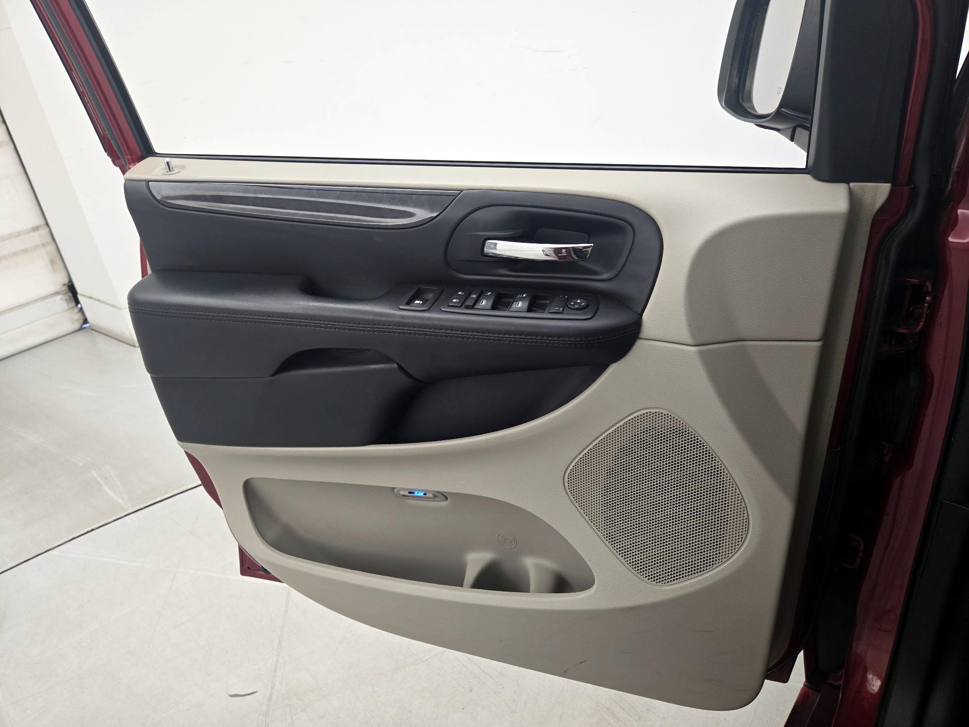 Thumbnail: 2014 Dodge Grand Caravan - 12