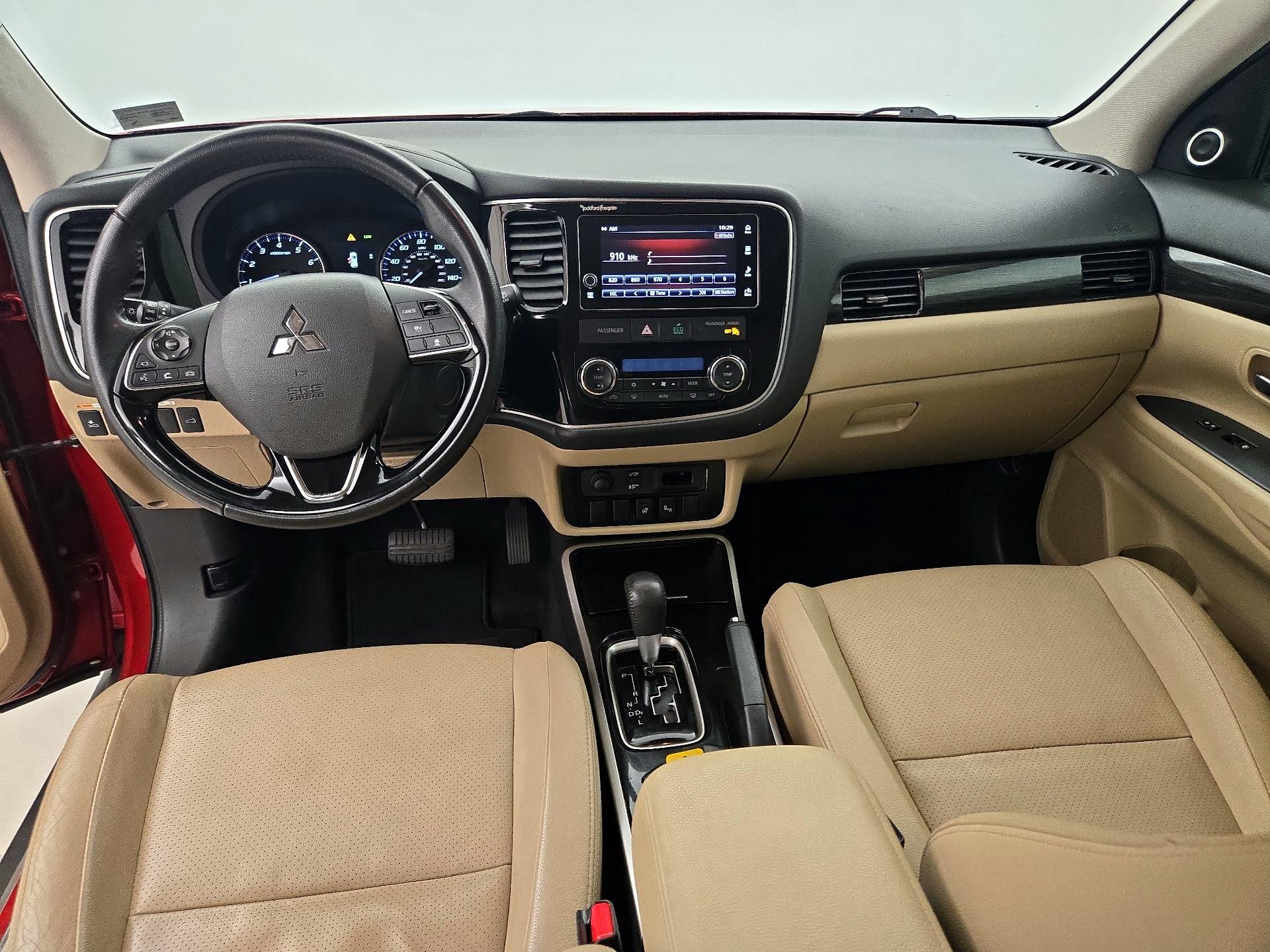 Thumbnail: 2017 Mitsubishi Outlander - 9