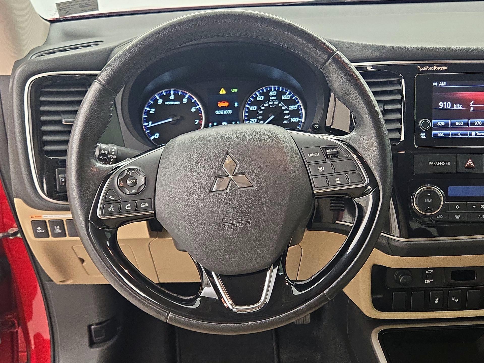 Thumbnail: 2017 Mitsubishi Outlander - 10
