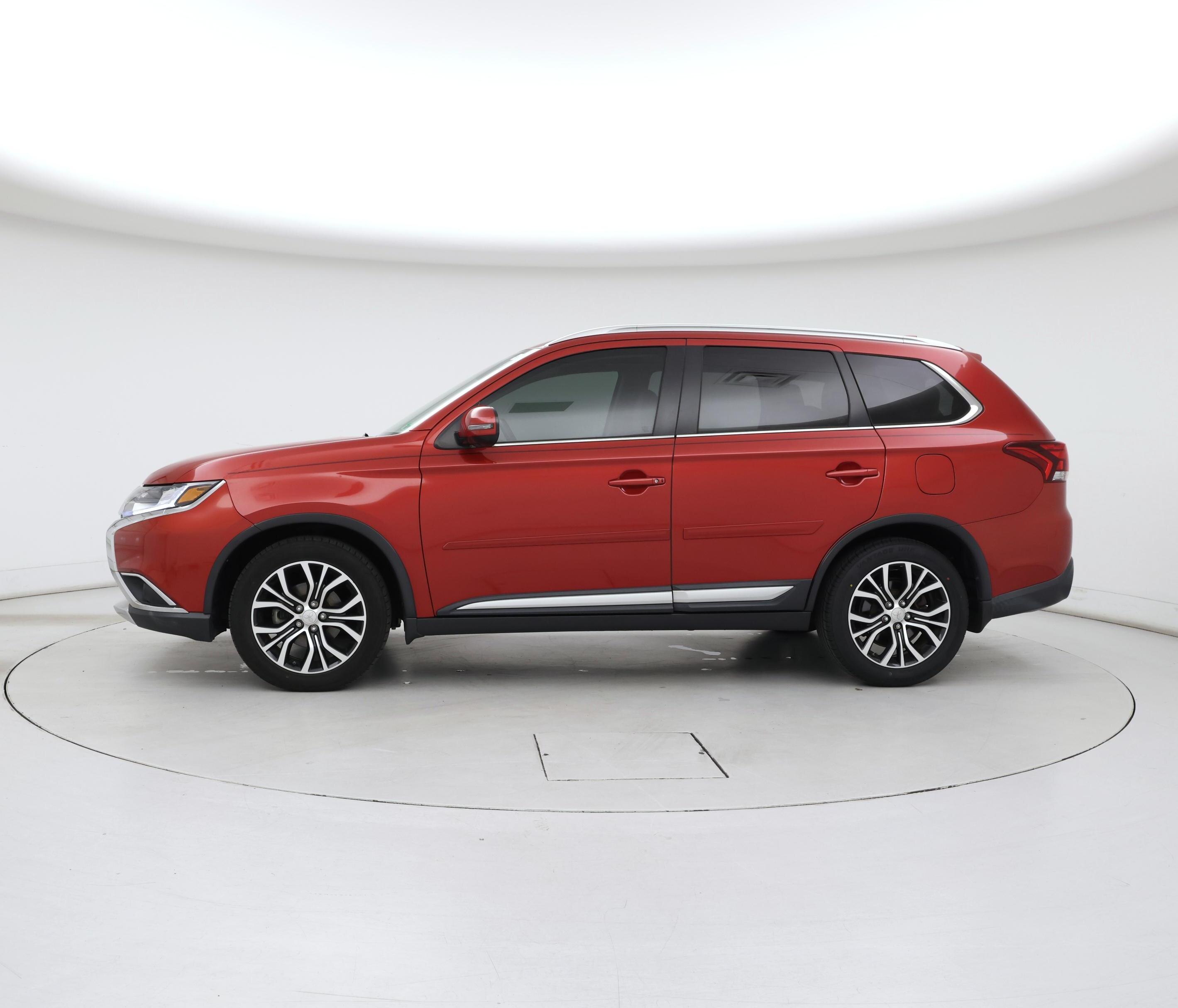 Thumbnail: 2017 Mitsubishi Outlander - 3