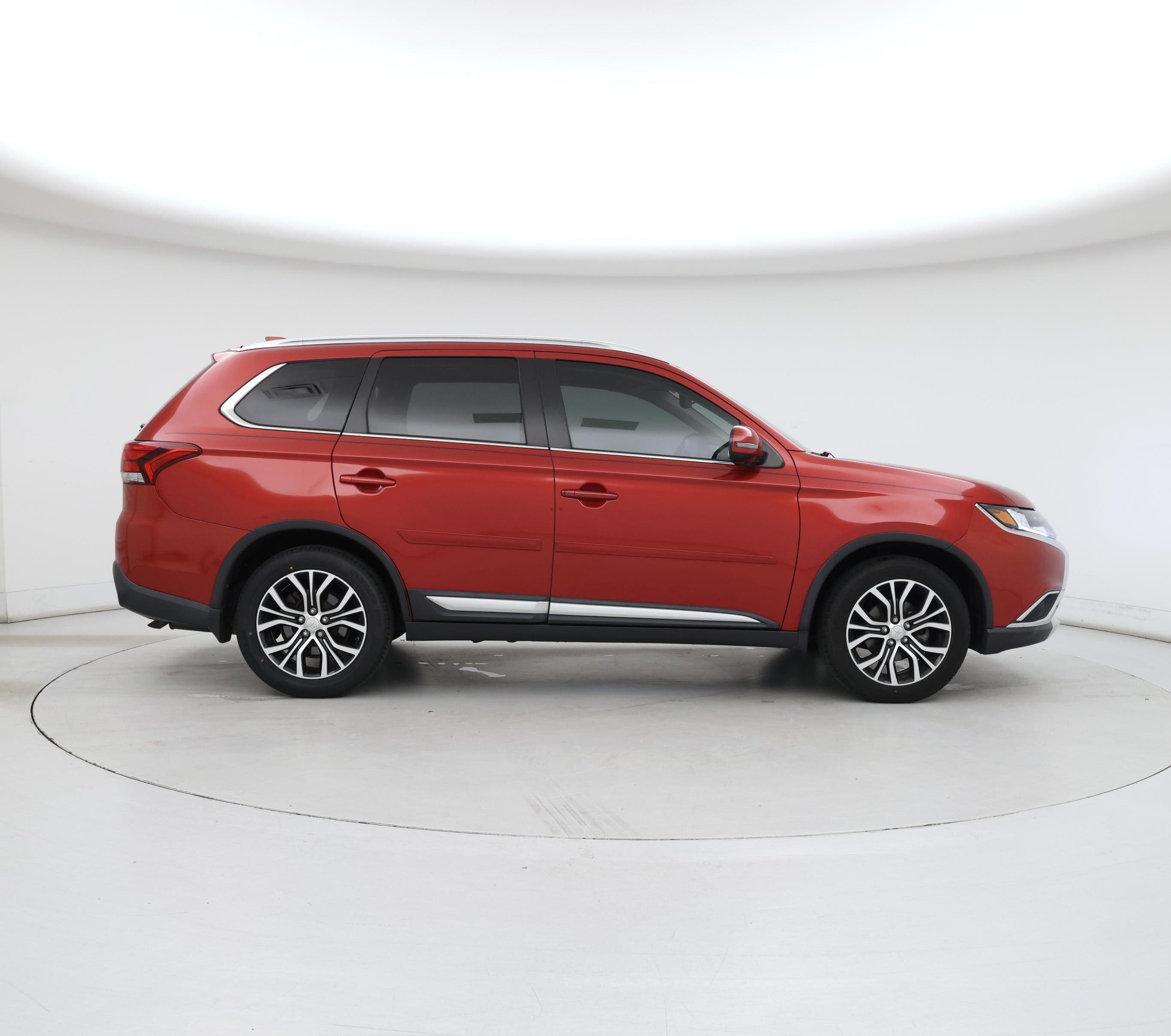 Thumbnail: 2017 Mitsubishi Outlander - 7