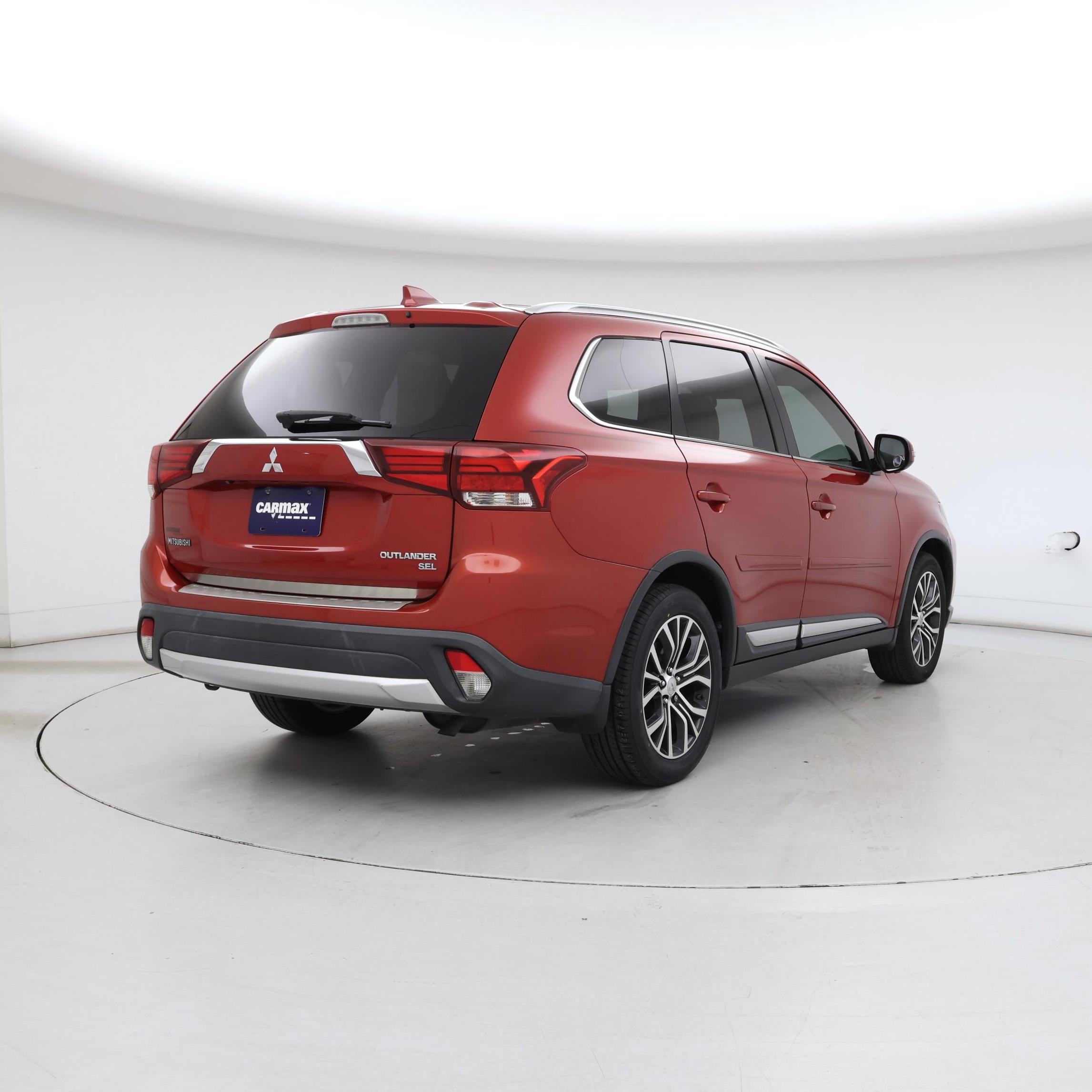 Thumbnail: 2017 Mitsubishi Outlander - 8