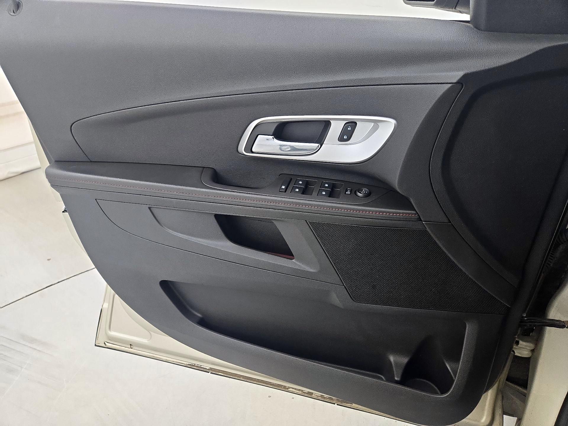 Thumbnail: 2015 Chevrolet Equinox - 12