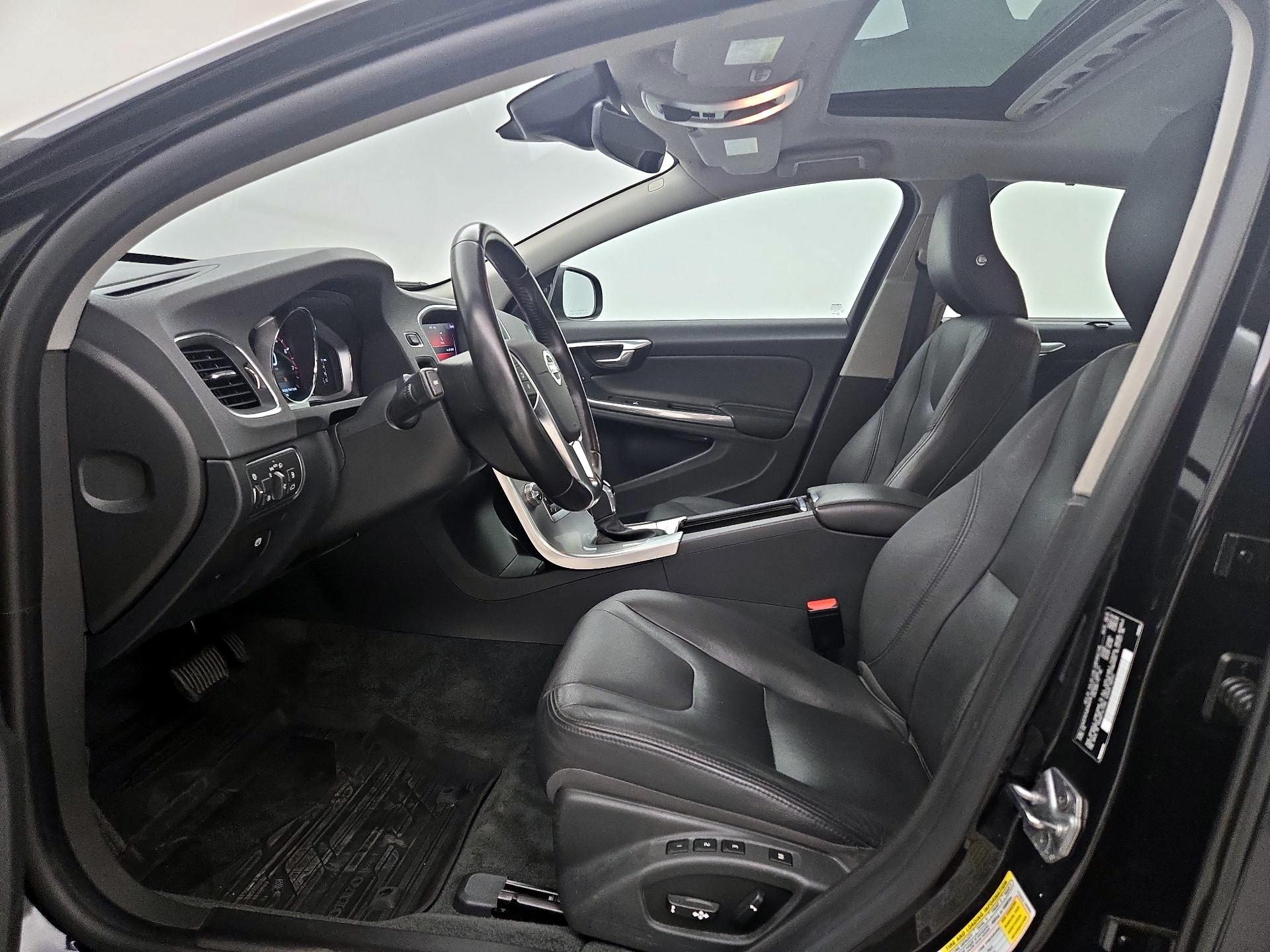 Thumbnail: 2018 Volvo S60 - 11