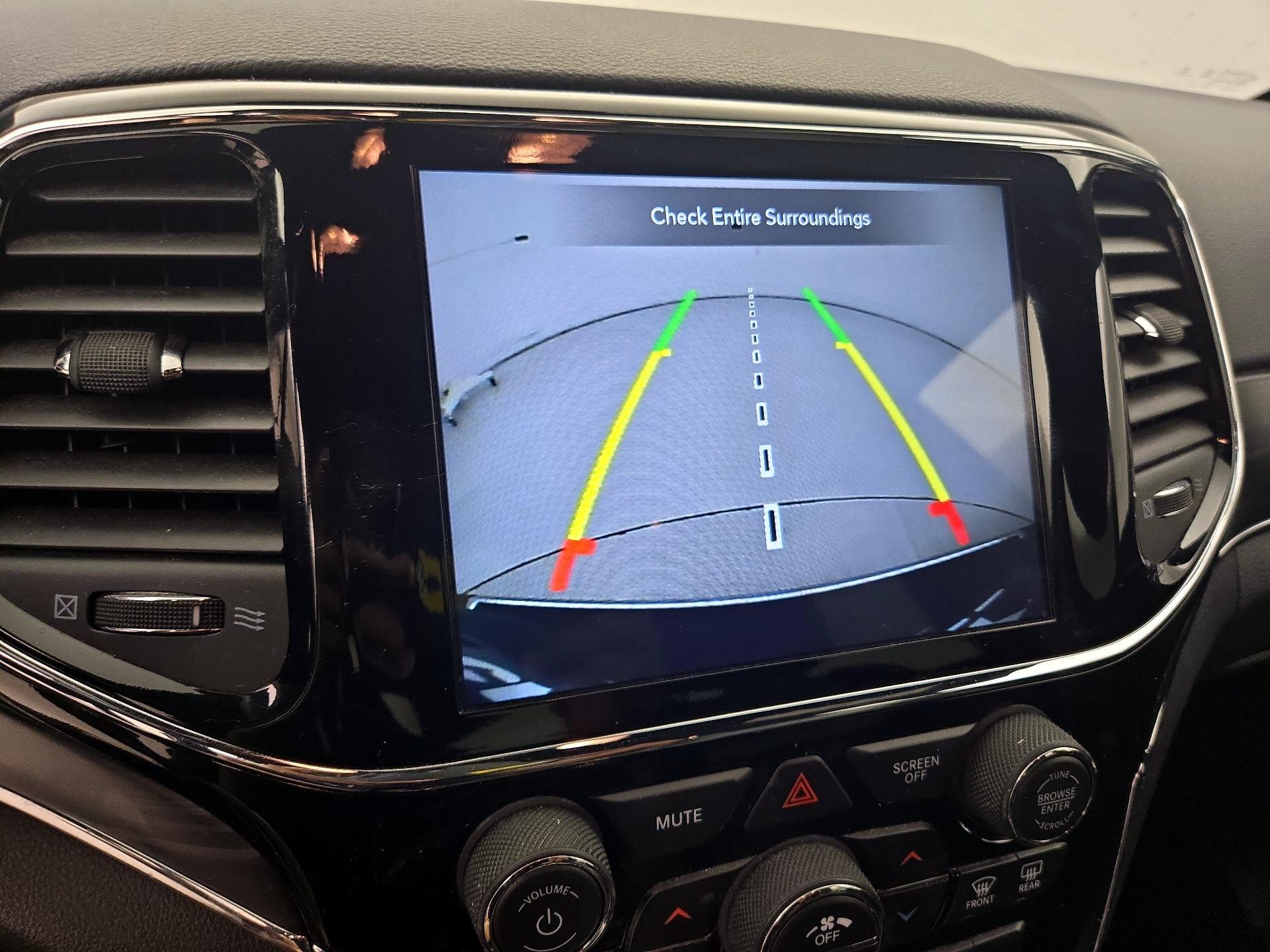 Thumbnail: 2019 Jeep Grand Cherokee - 15