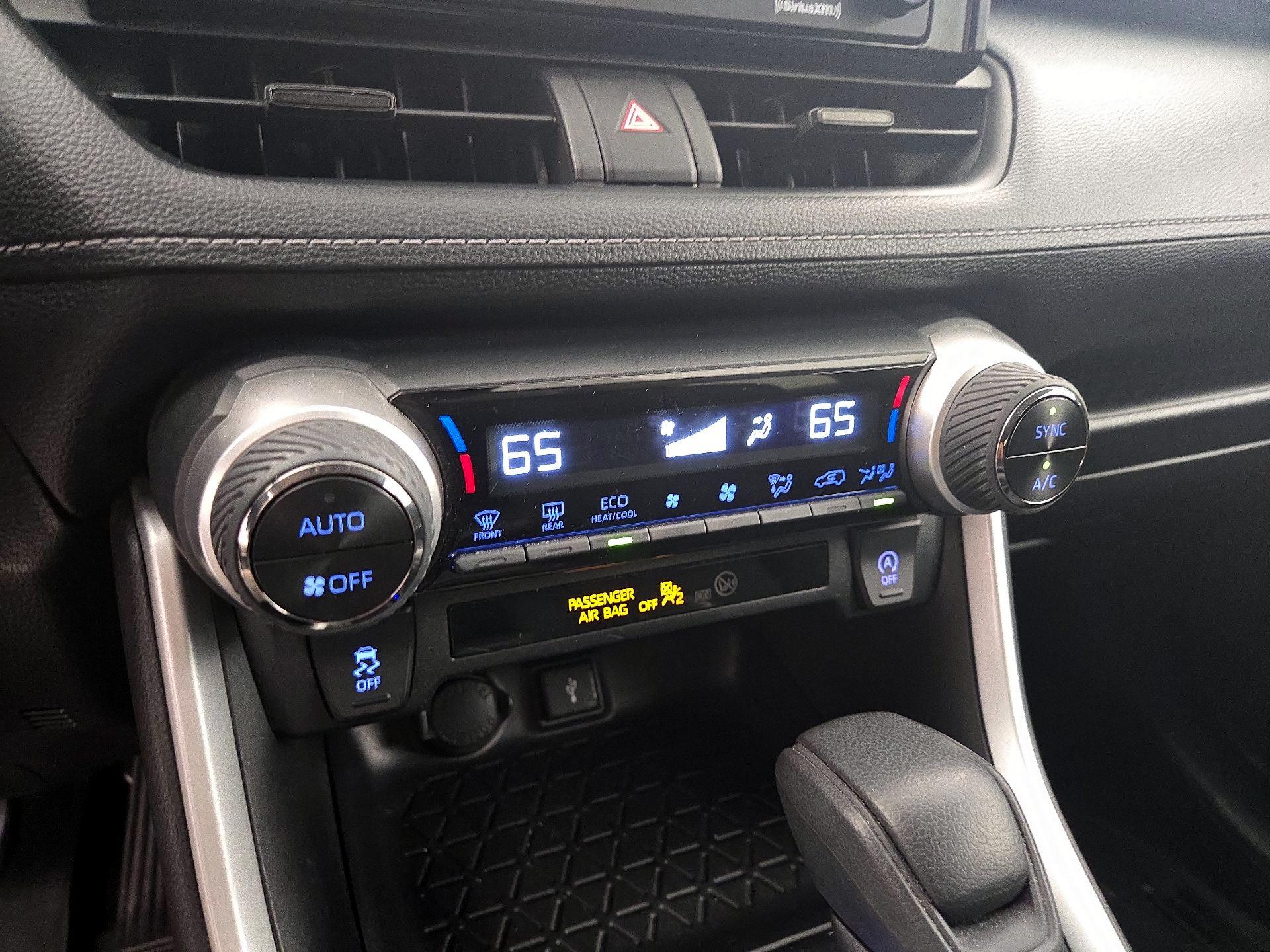 Thumbnail: 2020 Toyota RAV4 - 16