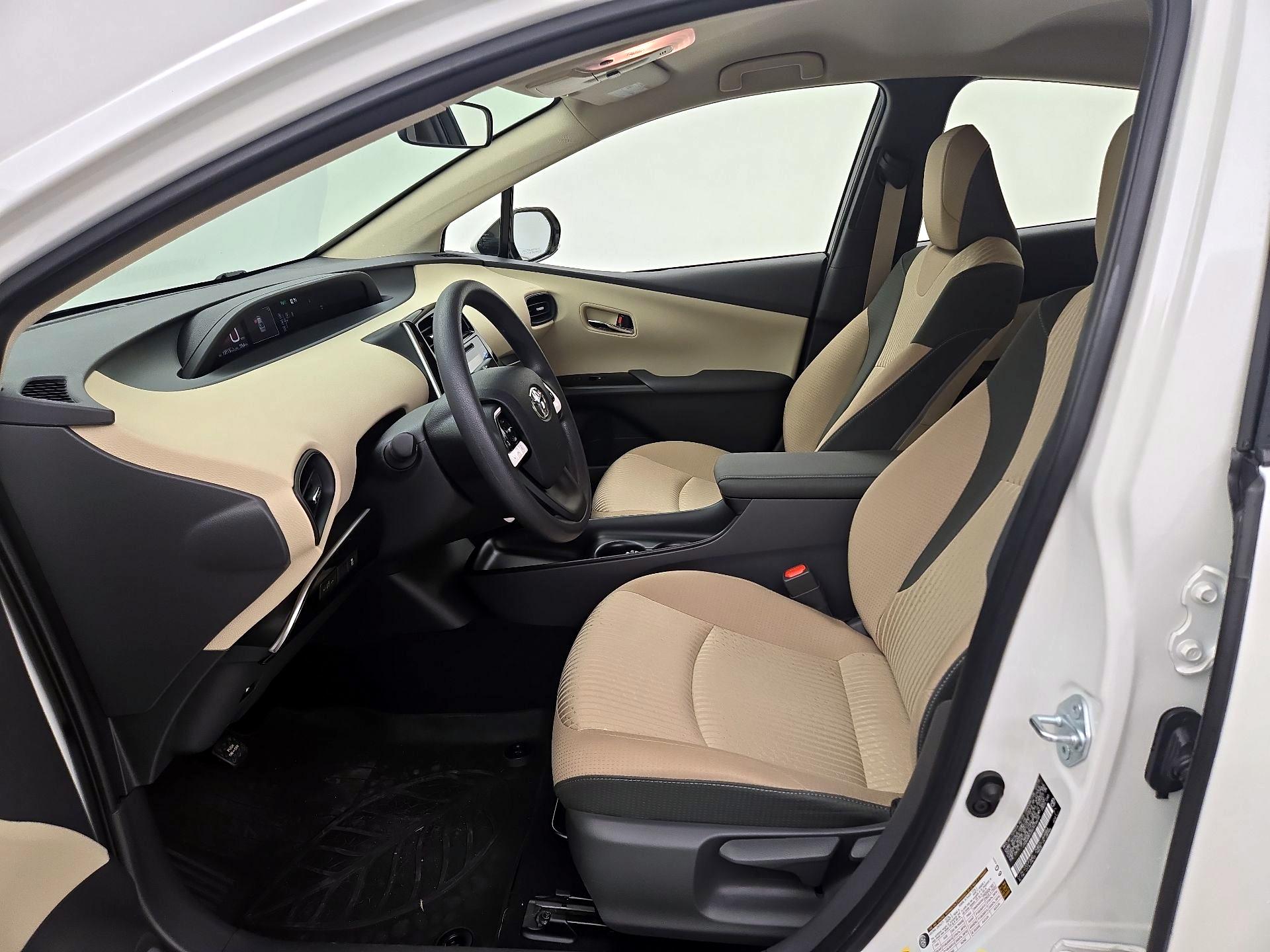 Thumbnail: 2016 Toyota Prius - 11