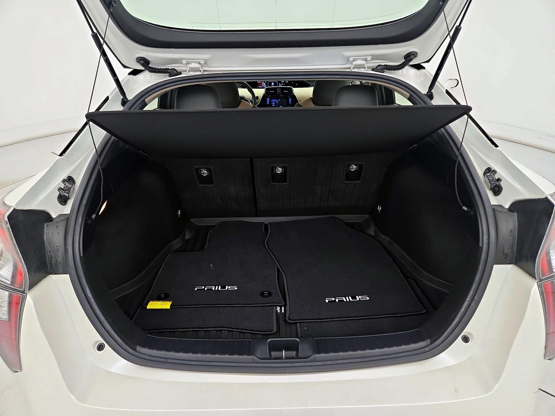 Thumbnail: 2016 Toyota Prius - 20