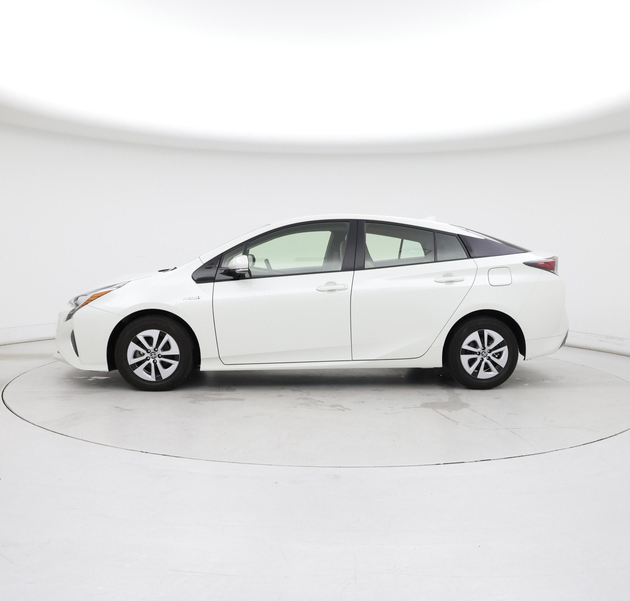 Thumbnail: 2016 Toyota Prius - 3