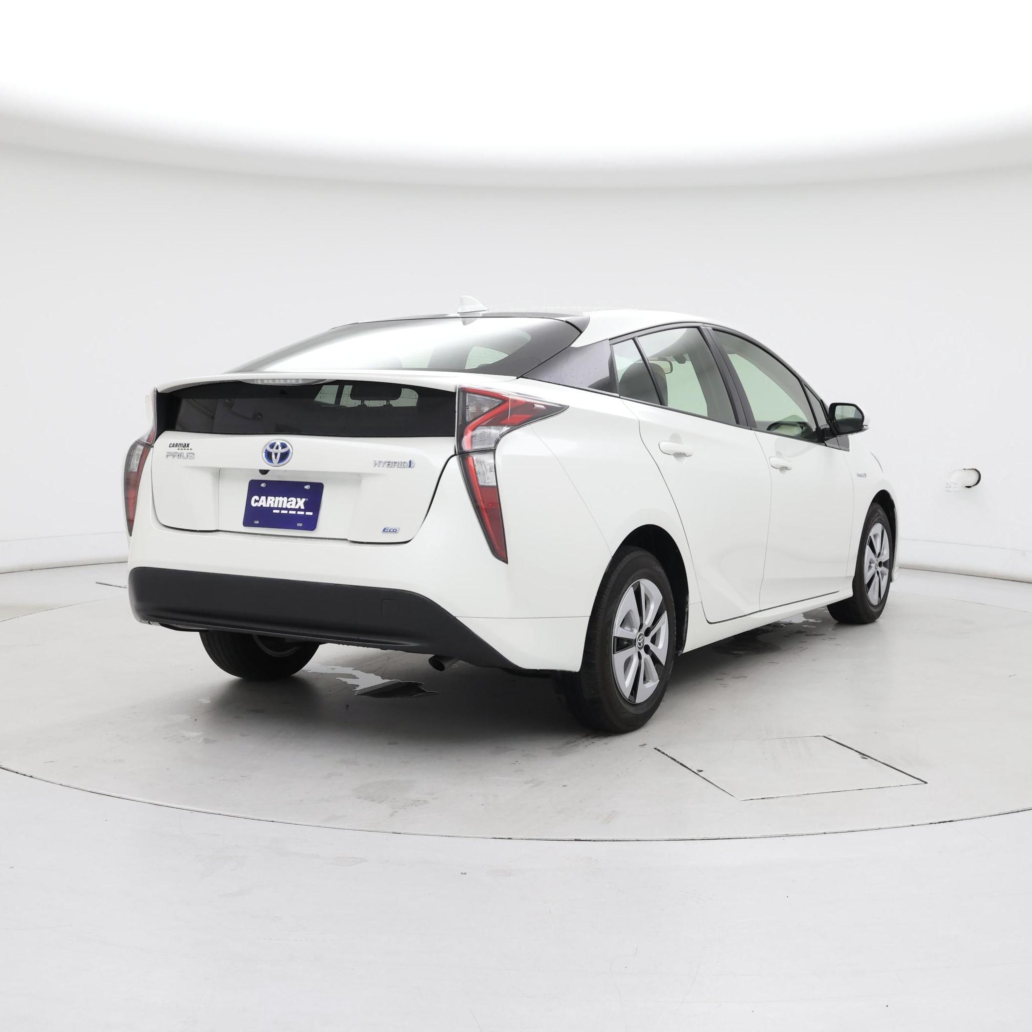 Thumbnail: 2016 Toyota Prius - 8