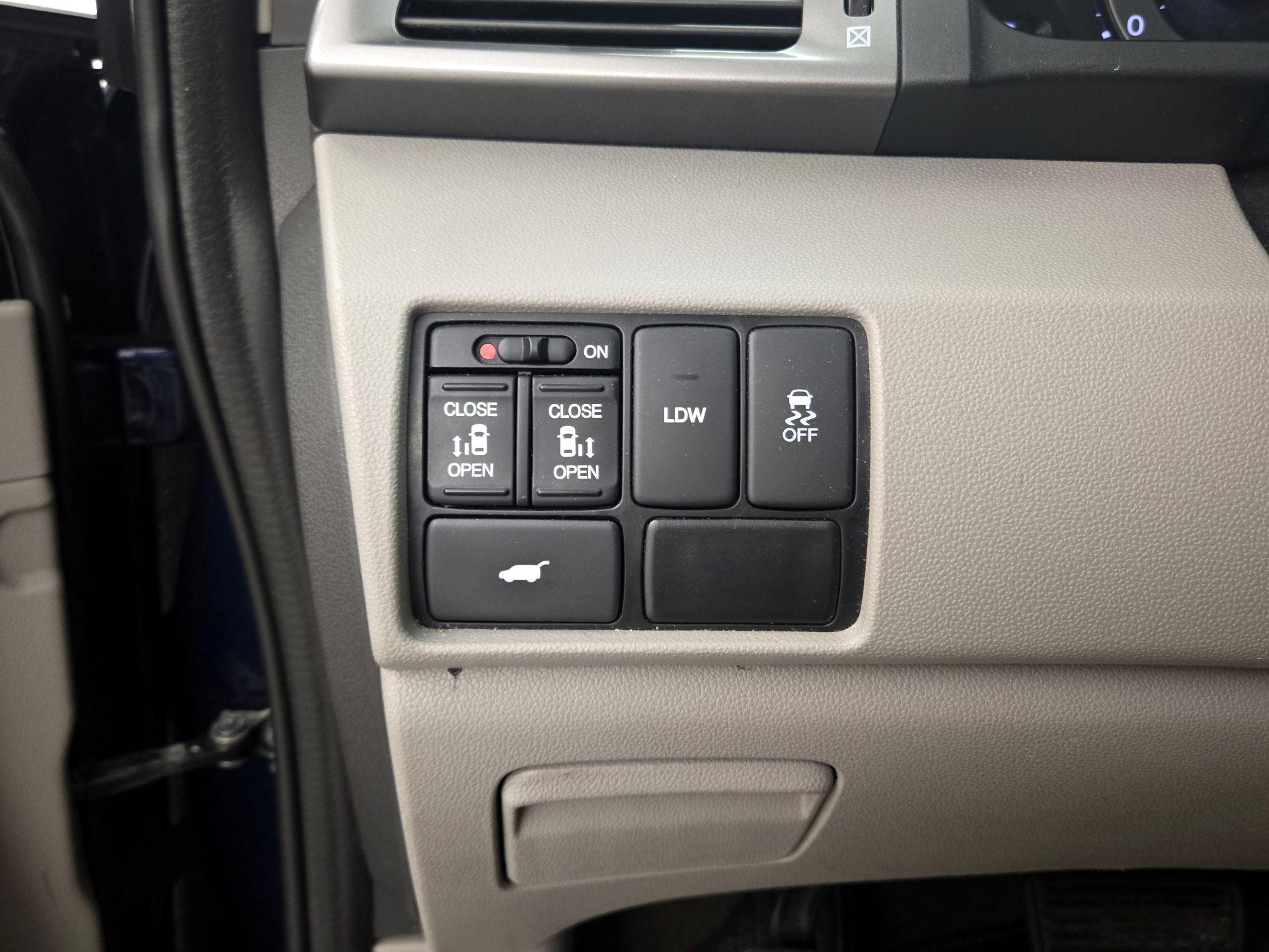 Thumbnail: 2014 Honda Odyssey - 13