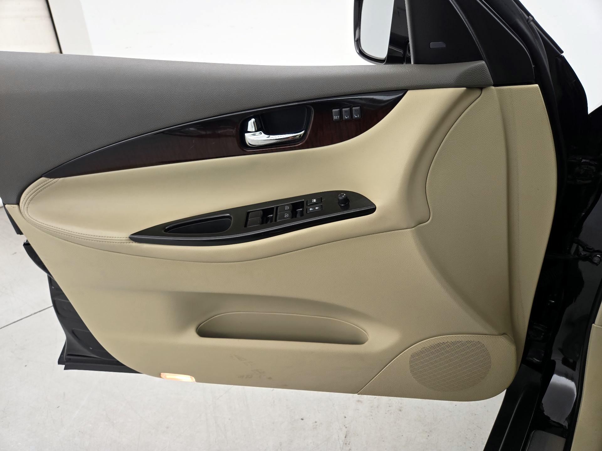Thumbnail: 2015 INFINITI QX50 - 12
