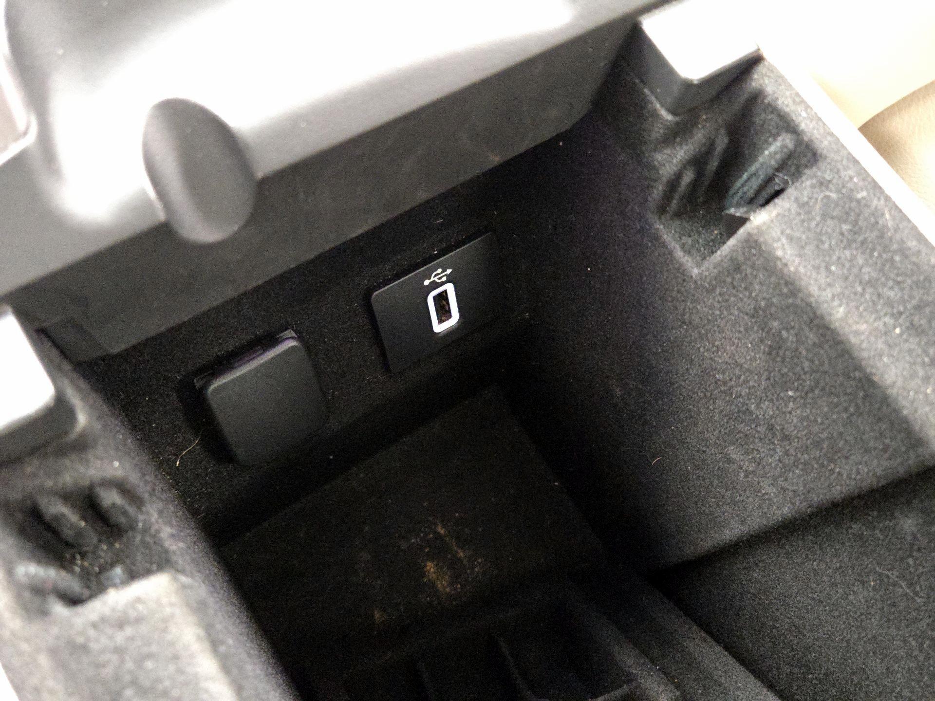 Thumbnail: 2017 Lincoln MKZ - 19