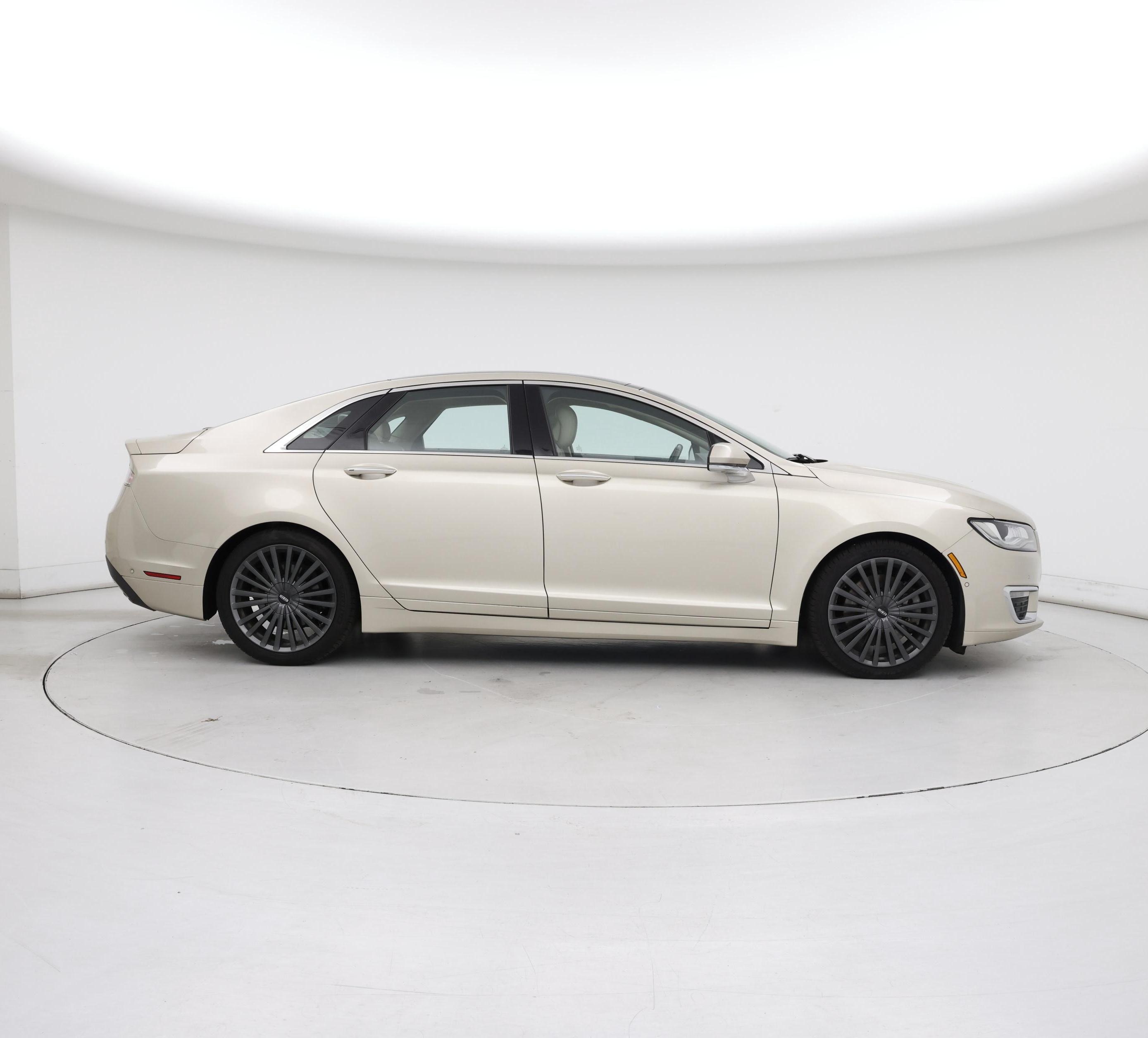 Thumbnail: 2017 Lincoln MKZ - 7