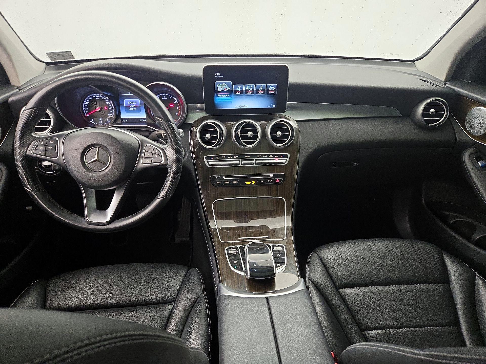 Thumbnail: 2017 Mercedes-Benz GLC - 9