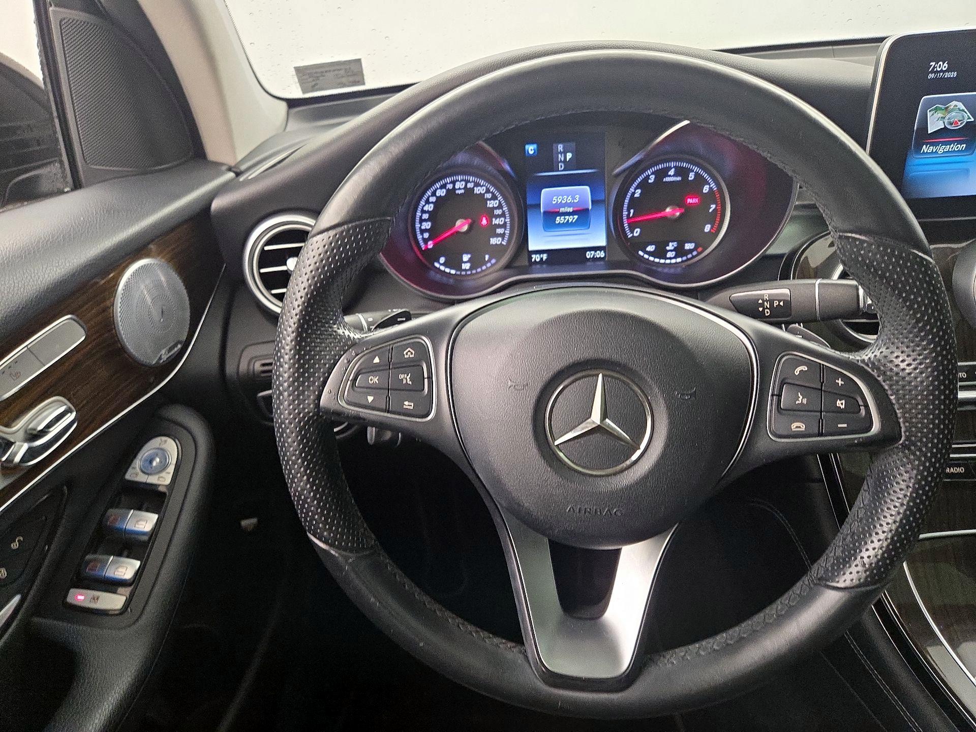 Thumbnail: 2017 Mercedes-Benz GLC - 10