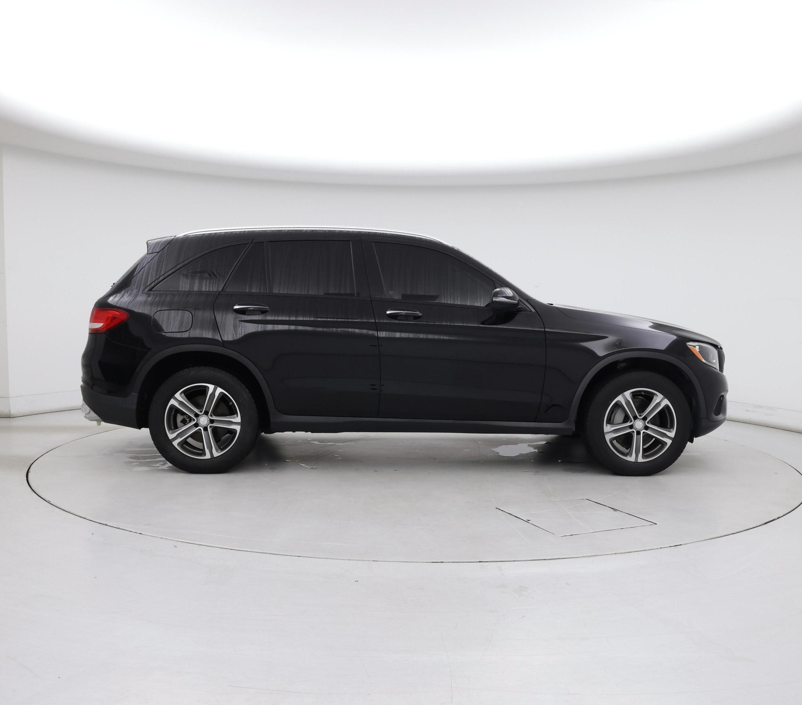 Thumbnail: 2017 Mercedes-Benz GLC - 7
